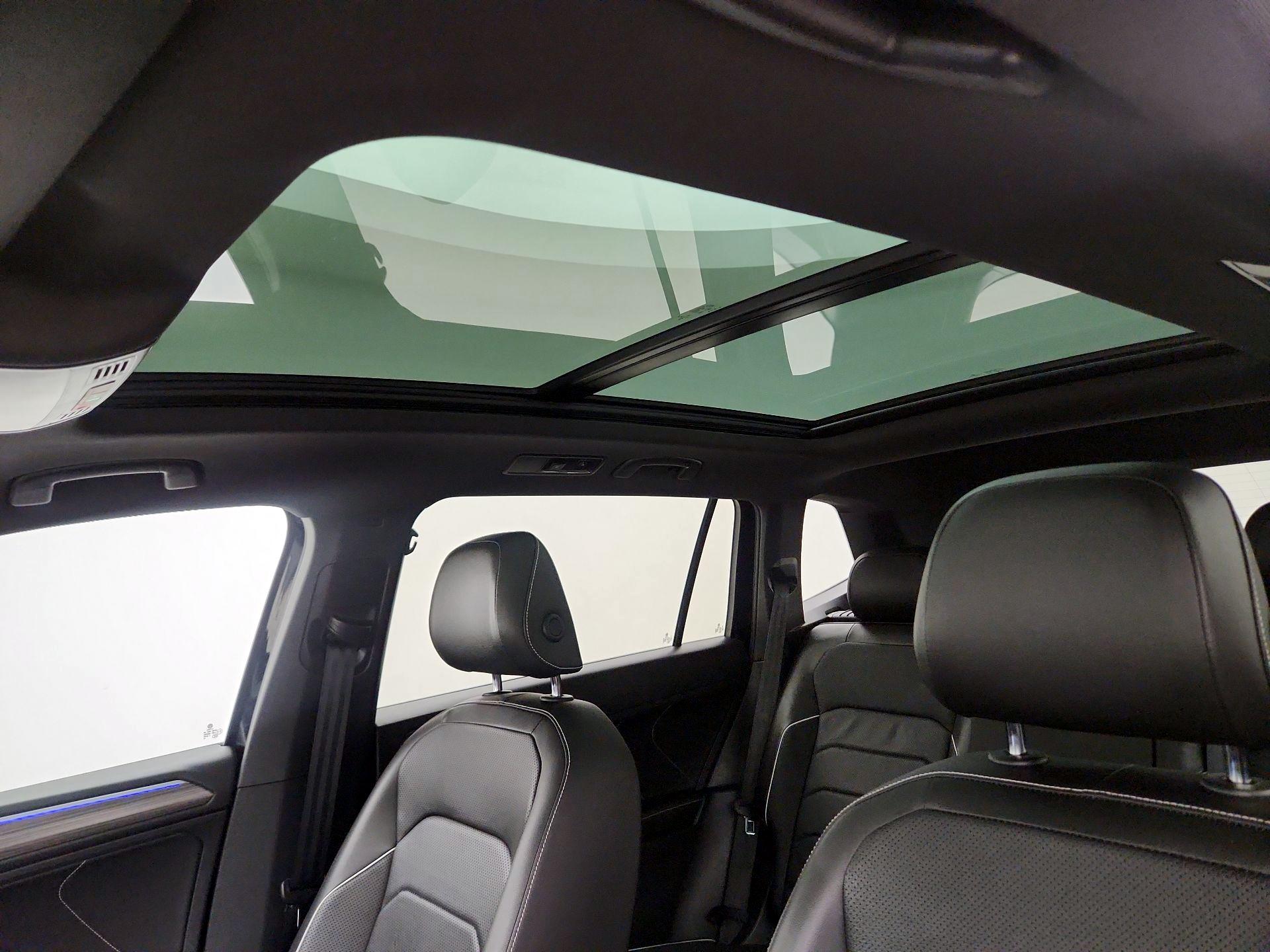 Thumbnail: 2022 Volkswagen Tiguan - 18