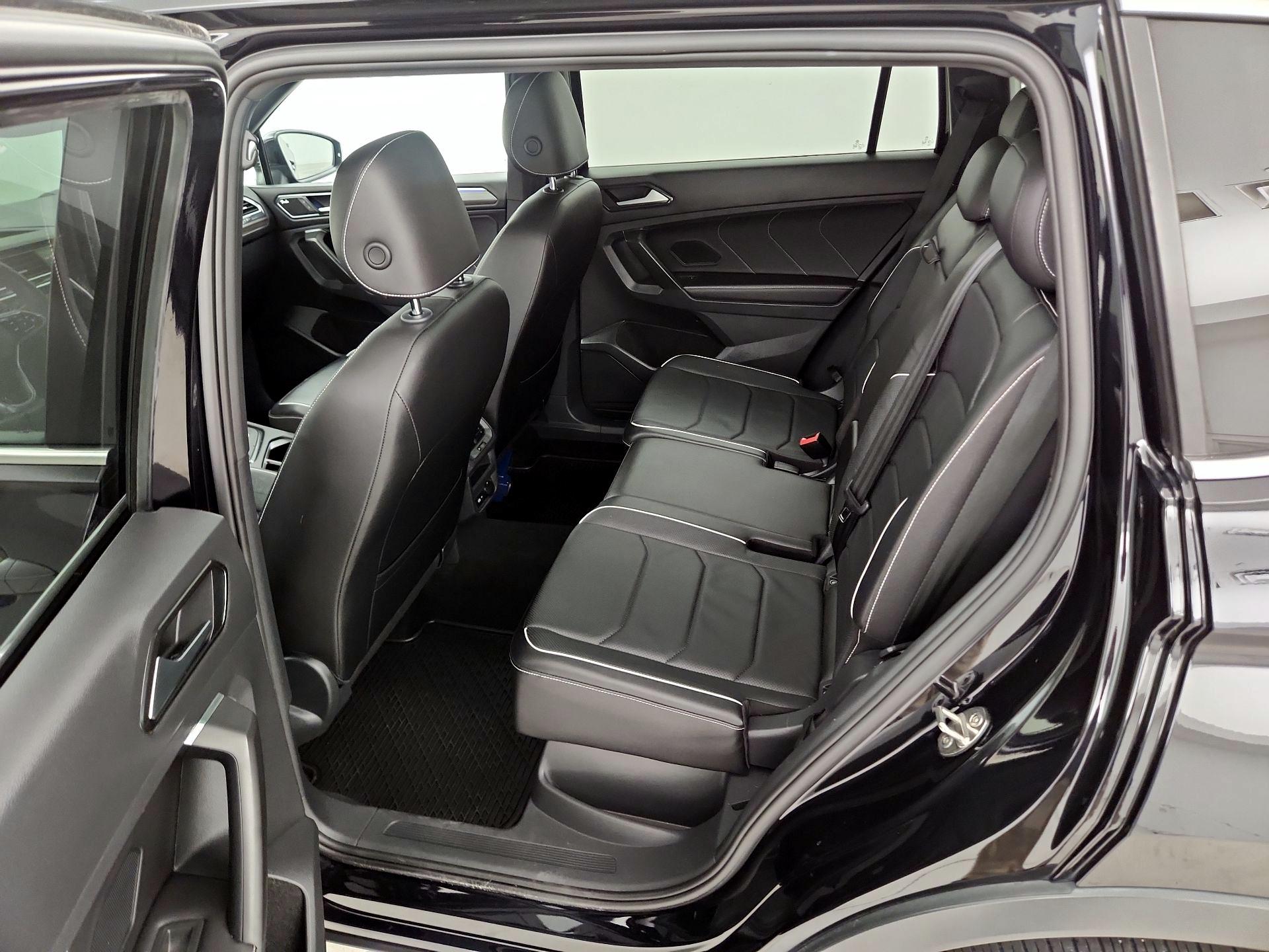 Thumbnail: 2022 Volkswagen Tiguan - 19