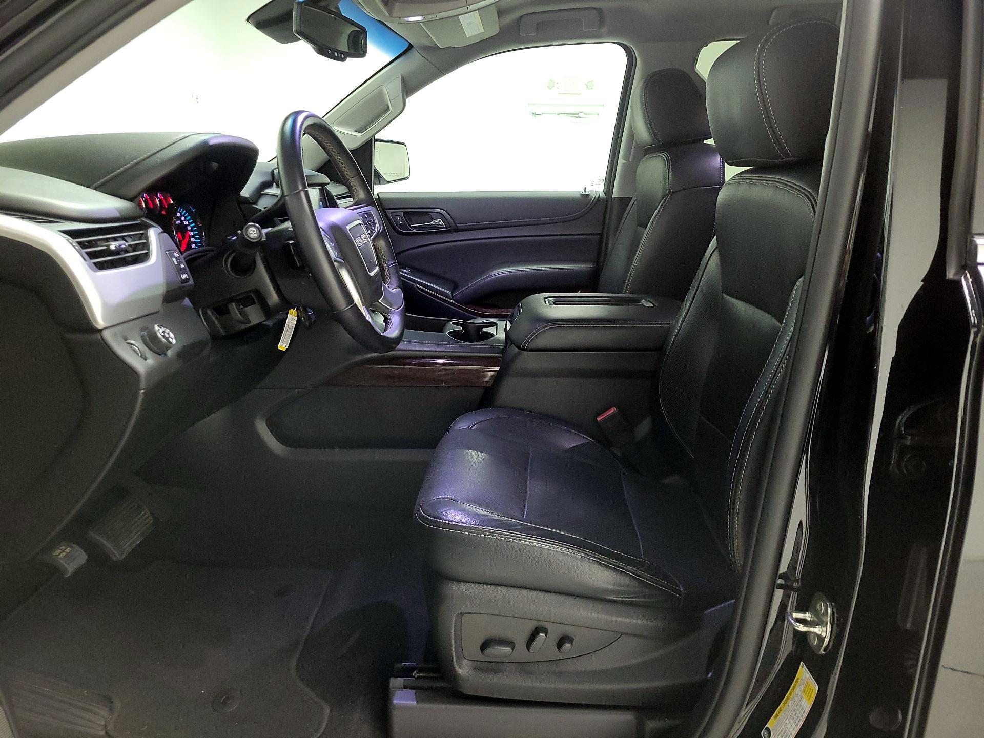 Thumbnail: 2019 GMC Yukon XL - 11