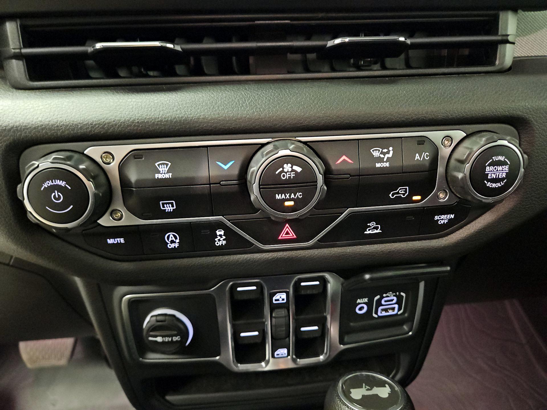 Thumbnail: 2024 Jeep Wrangler - 16