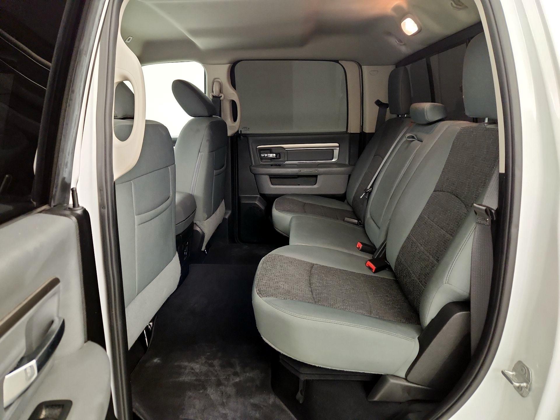 Thumbnail: 2019 RAM 1500 Classic - 19
