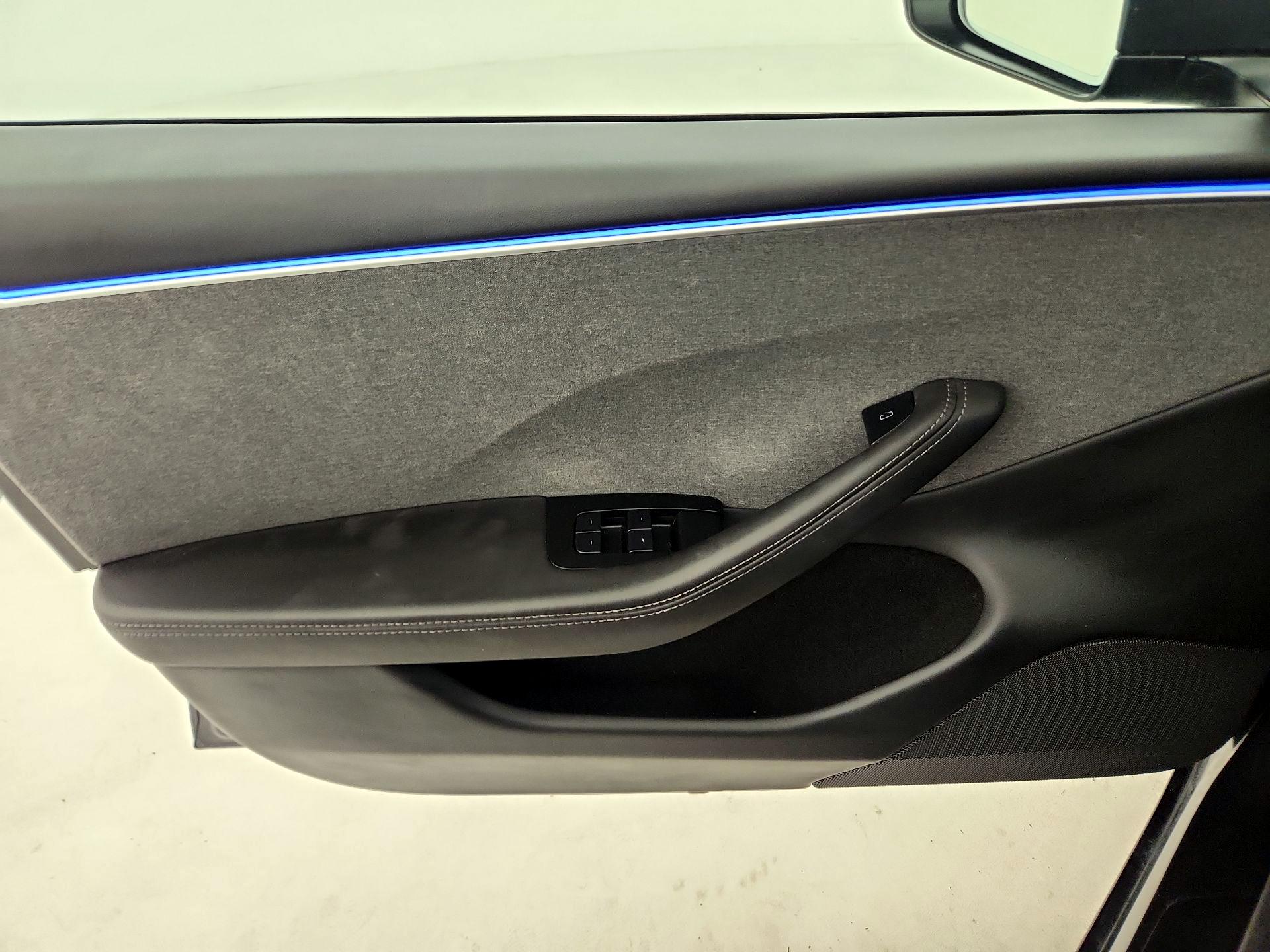 Thumbnail: 2025 Tesla Model 3 - 10