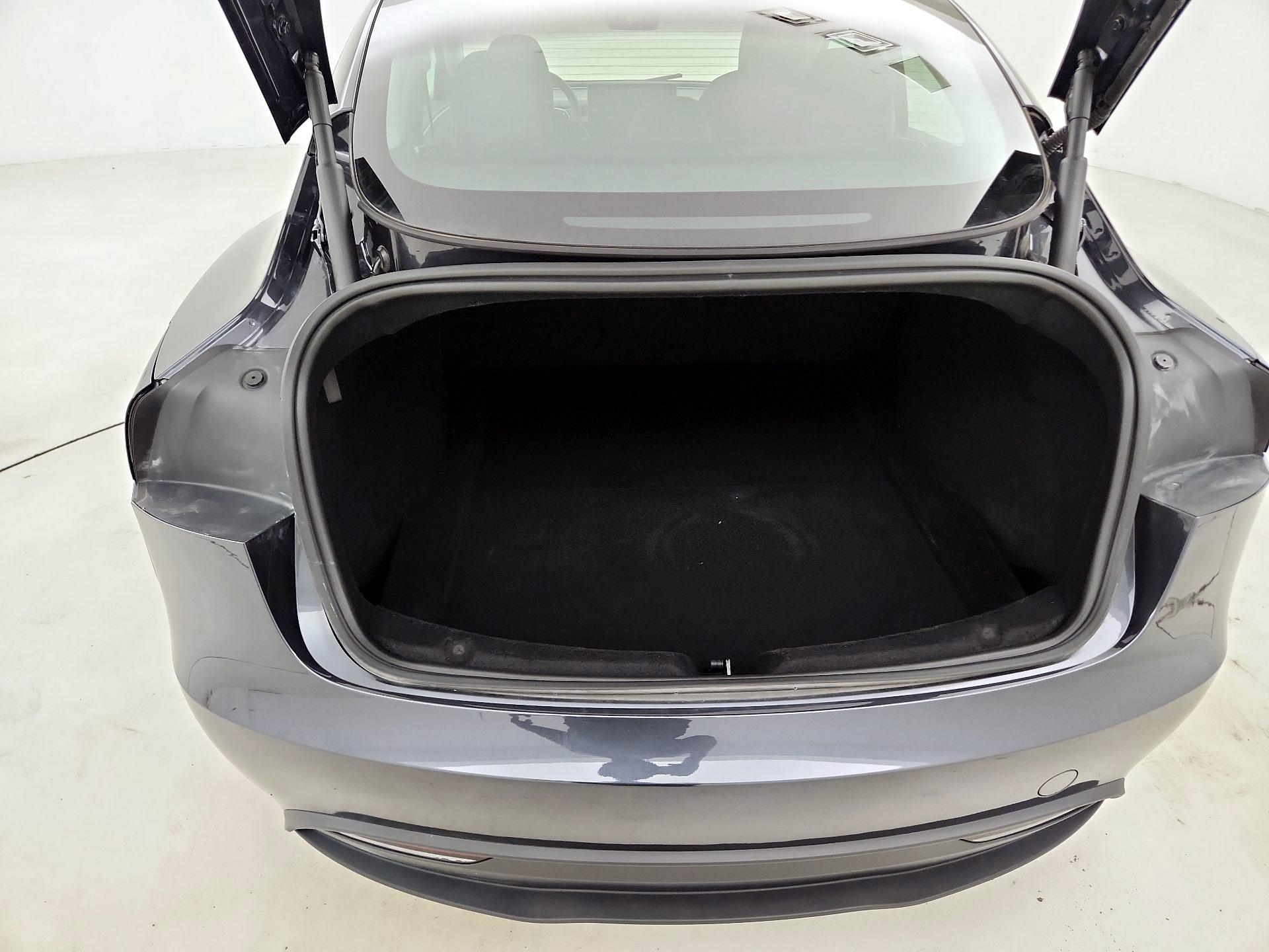 Thumbnail: 2025 Tesla Model 3 - 19