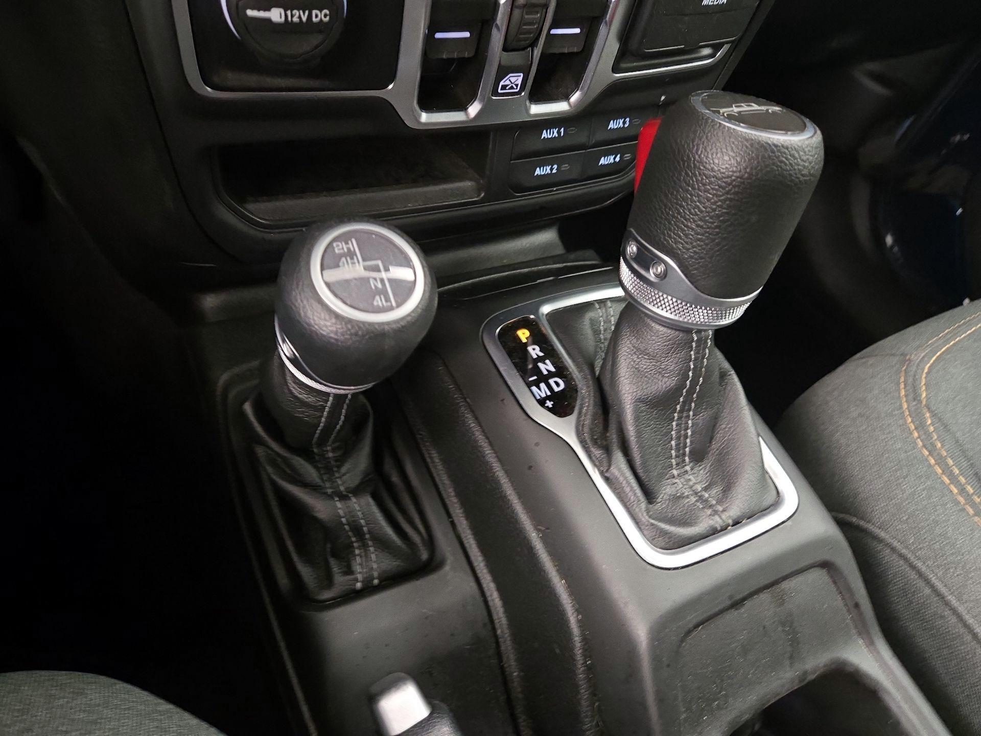 Thumbnail: 2025 Jeep Gladiator - 17