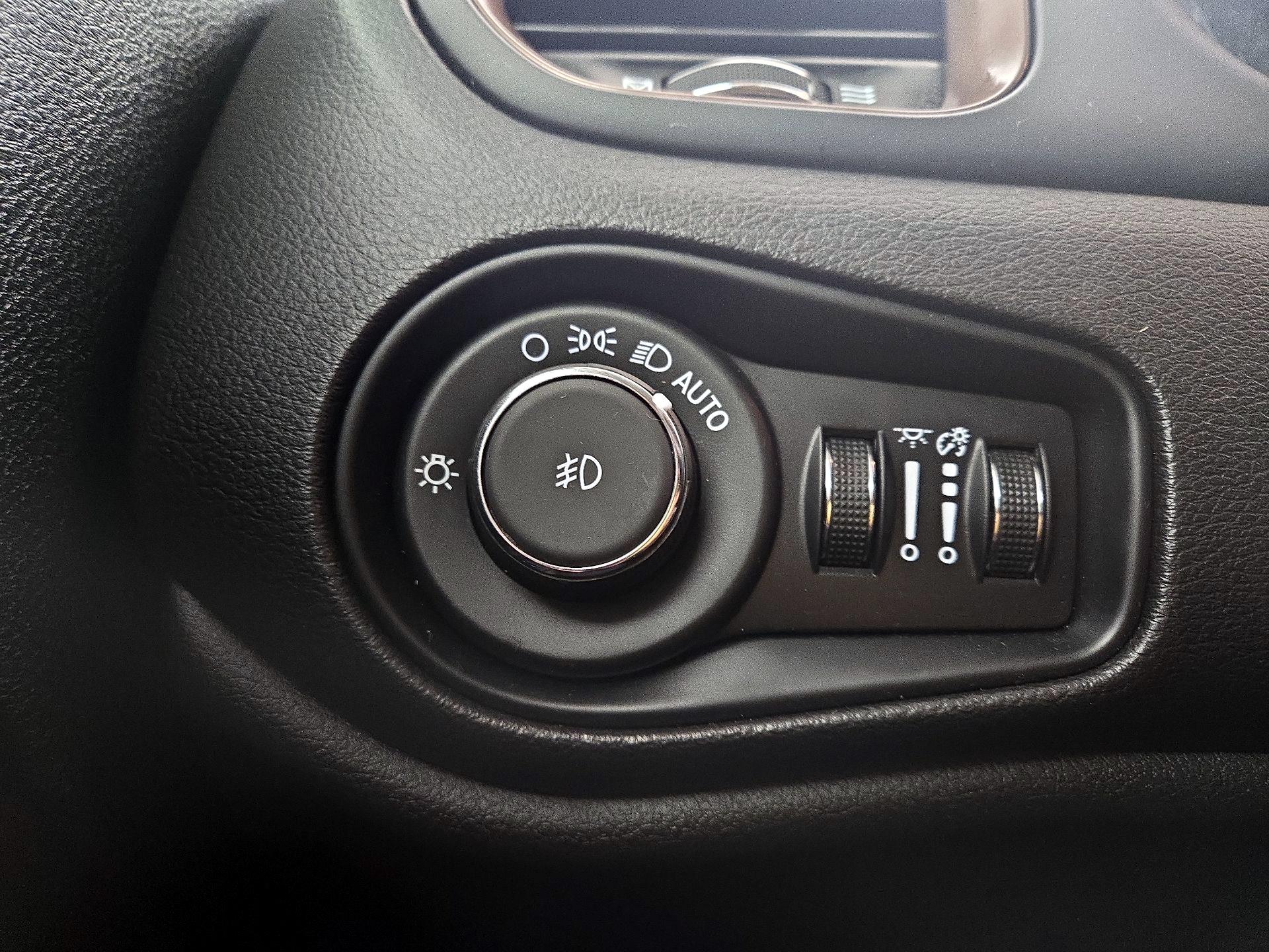 Thumbnail: 2023 Jeep Renegade - 13
