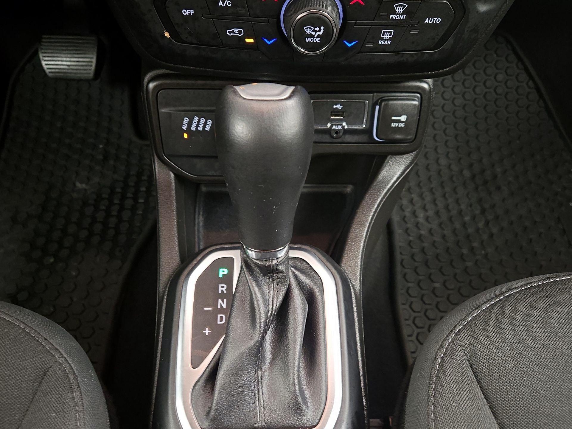 Thumbnail: 2023 Jeep Renegade - 18