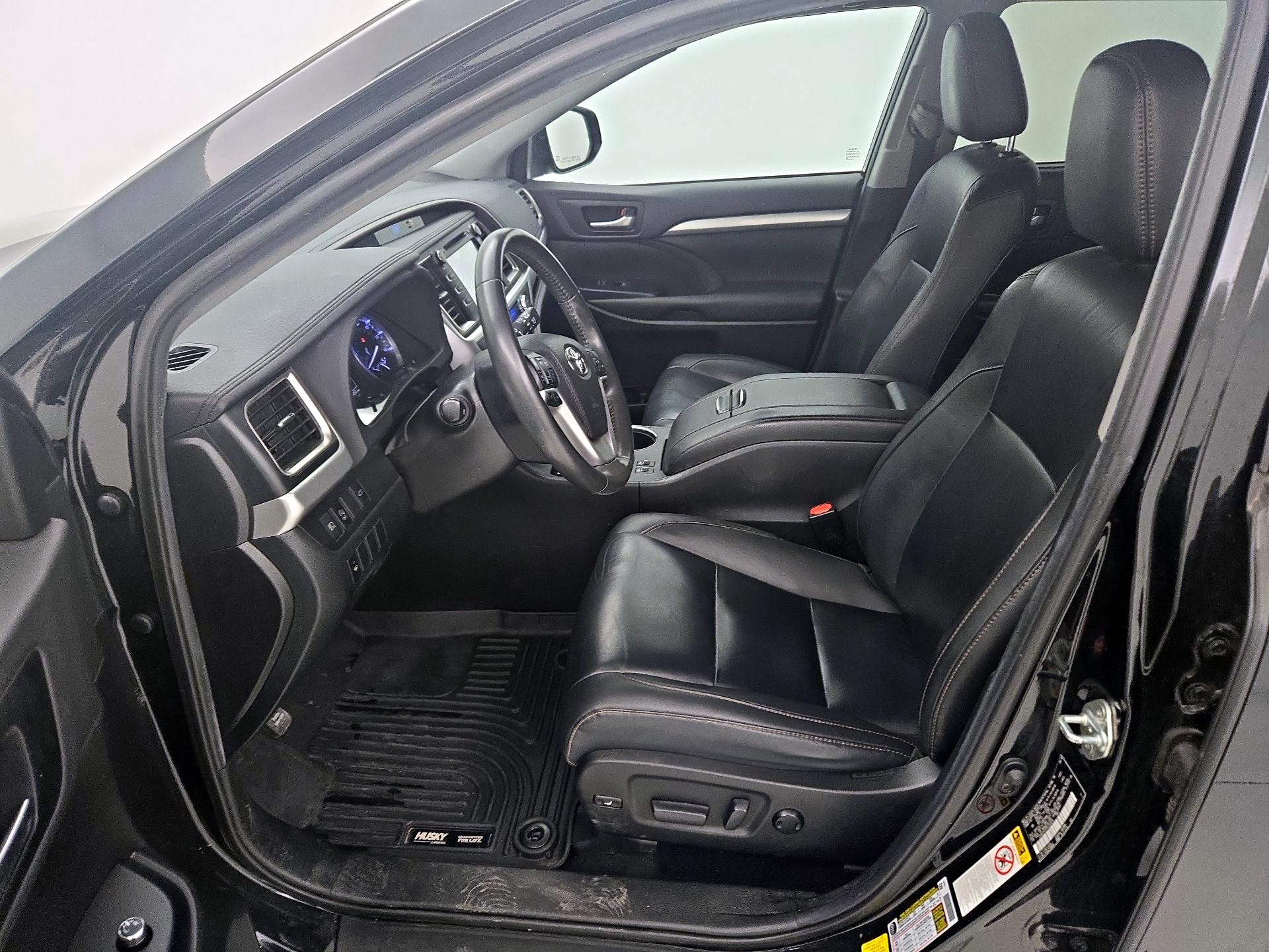 Thumbnail: 2019 Toyota Highlander - 11