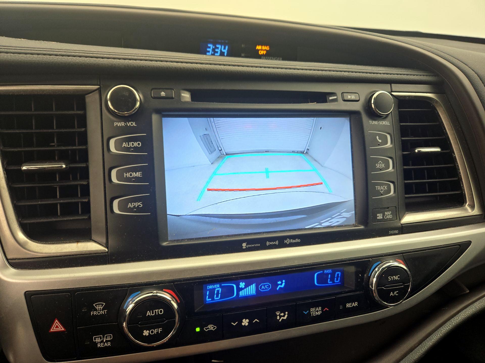 Thumbnail: 2019 Toyota Highlander - 14