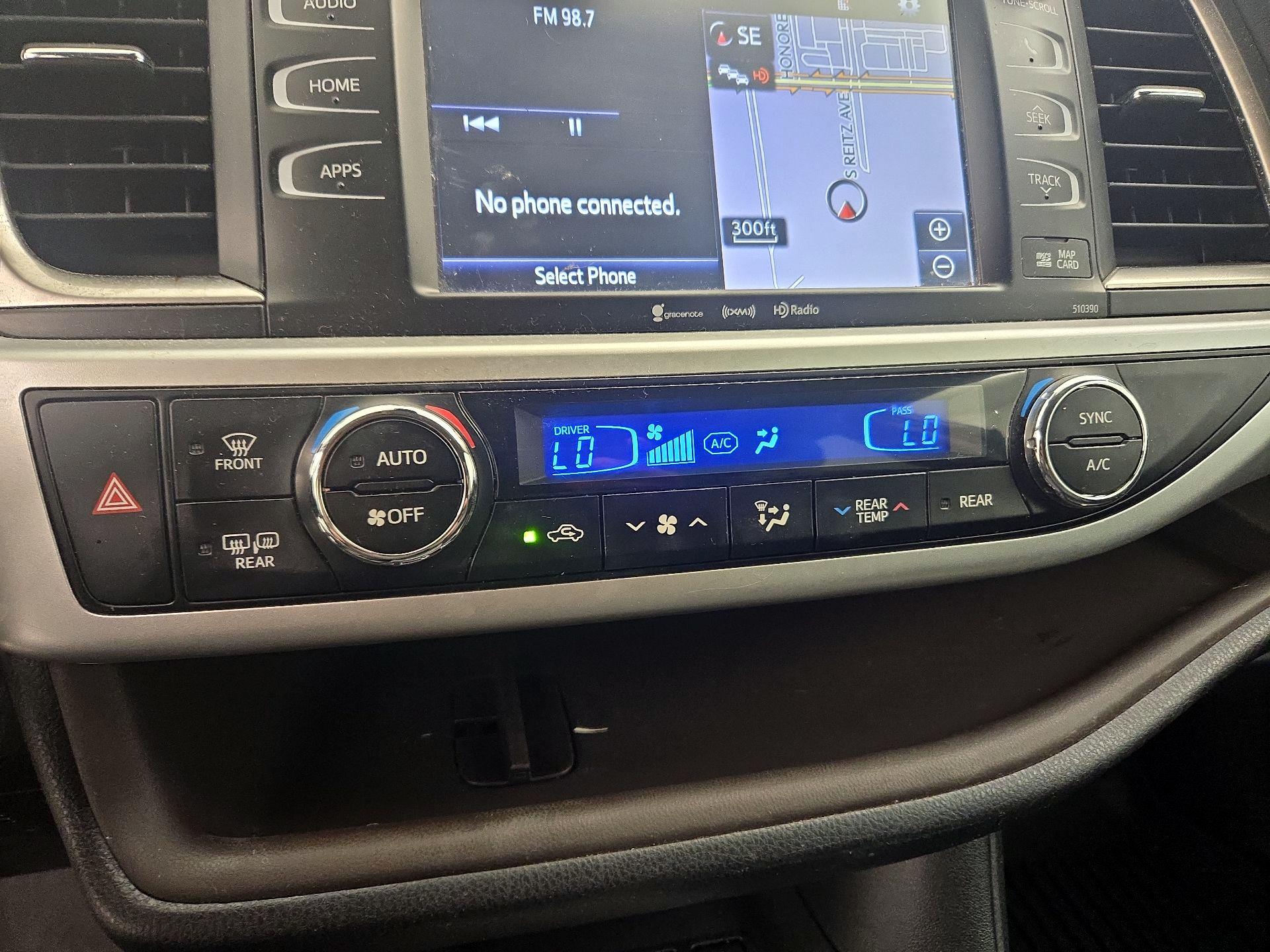 Thumbnail: 2019 Toyota Highlander - 16
