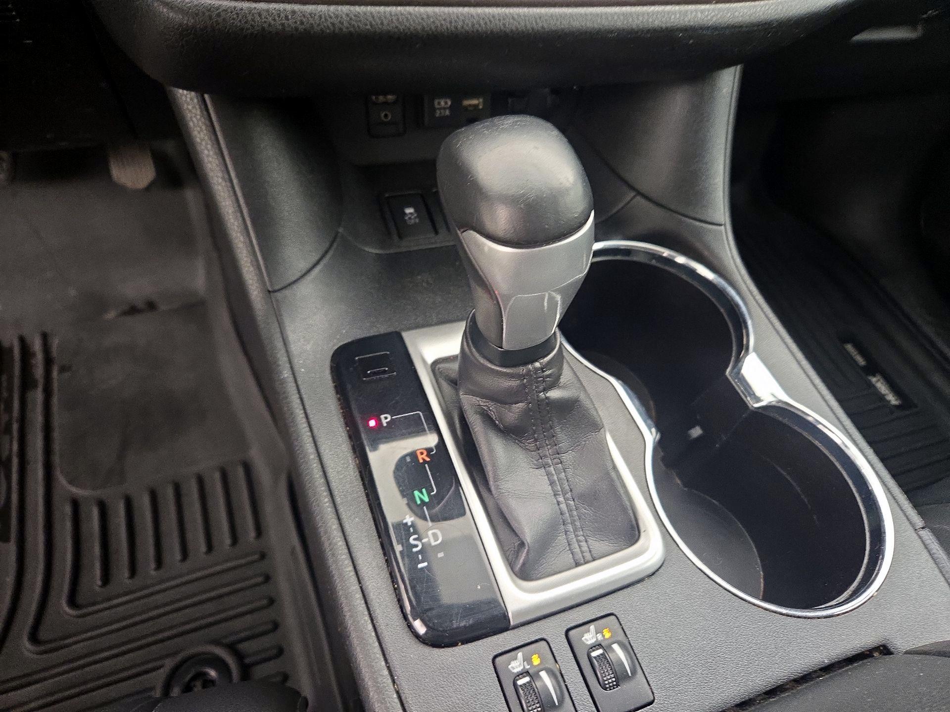 Thumbnail: 2019 Toyota Highlander - 17