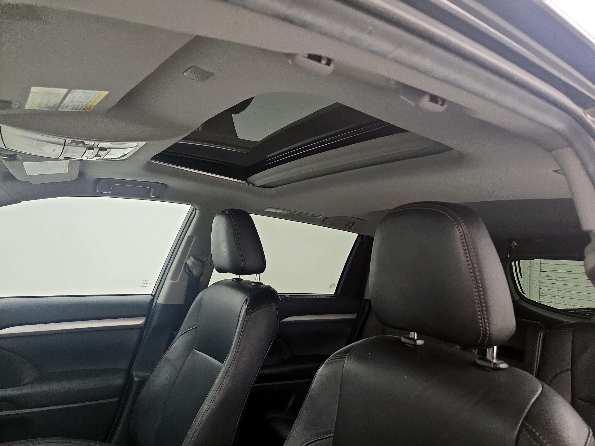Thumbnail: 2019 Toyota Highlander - 19
