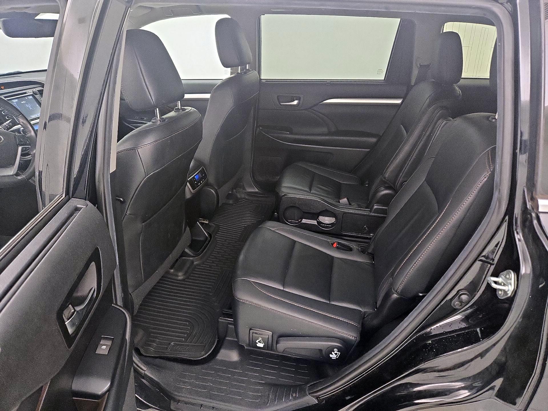 Thumbnail: 2019 Toyota Highlander - 20