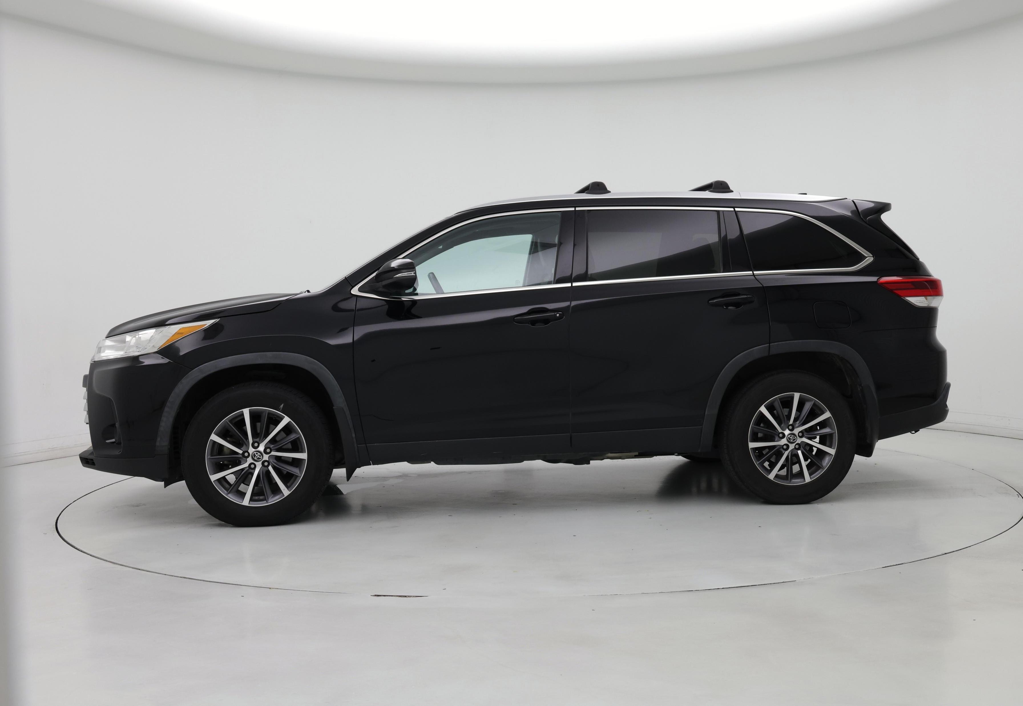 Thumbnail: 2019 Toyota Highlander - 3