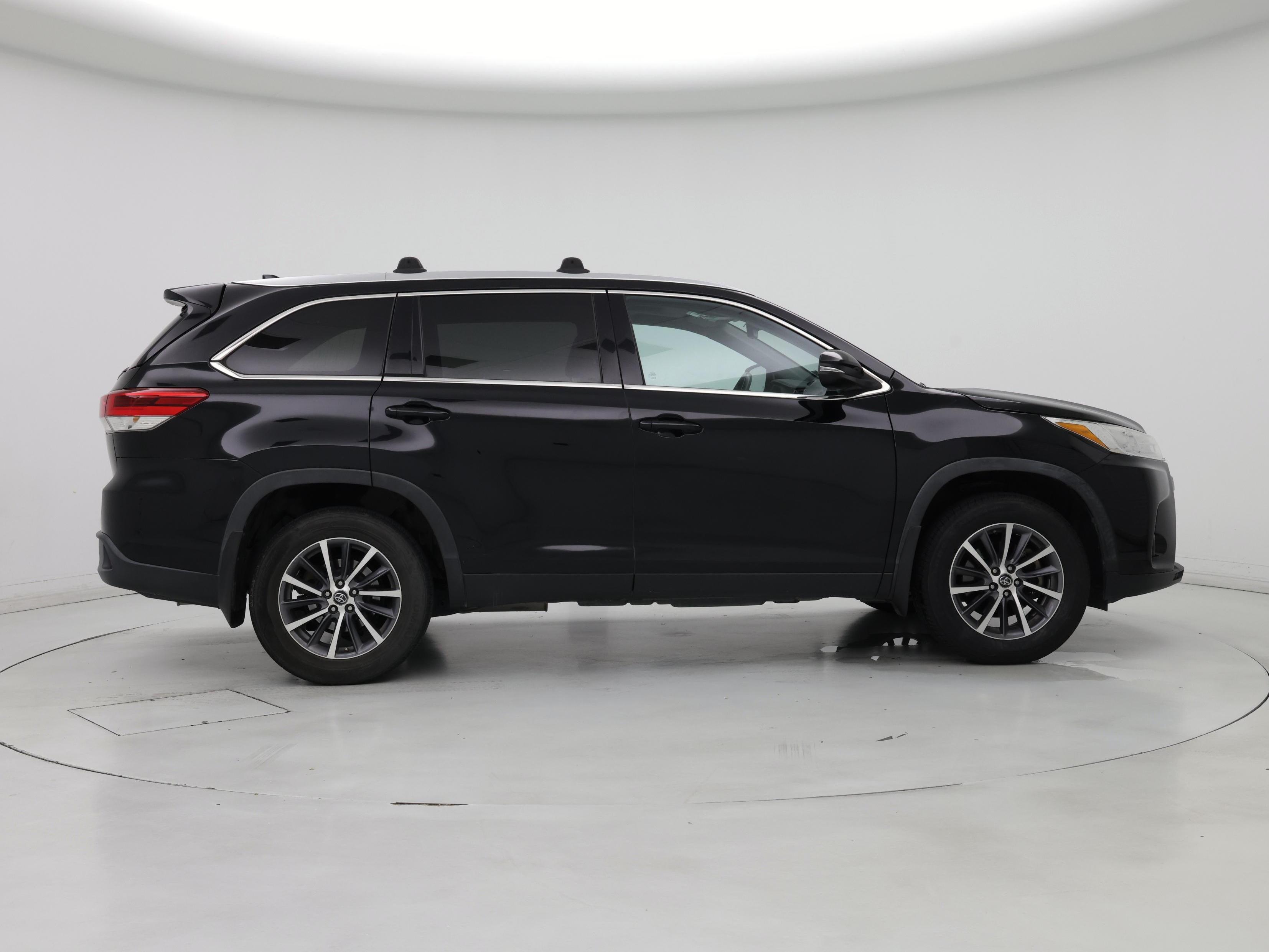 Thumbnail: 2019 Toyota Highlander - 7