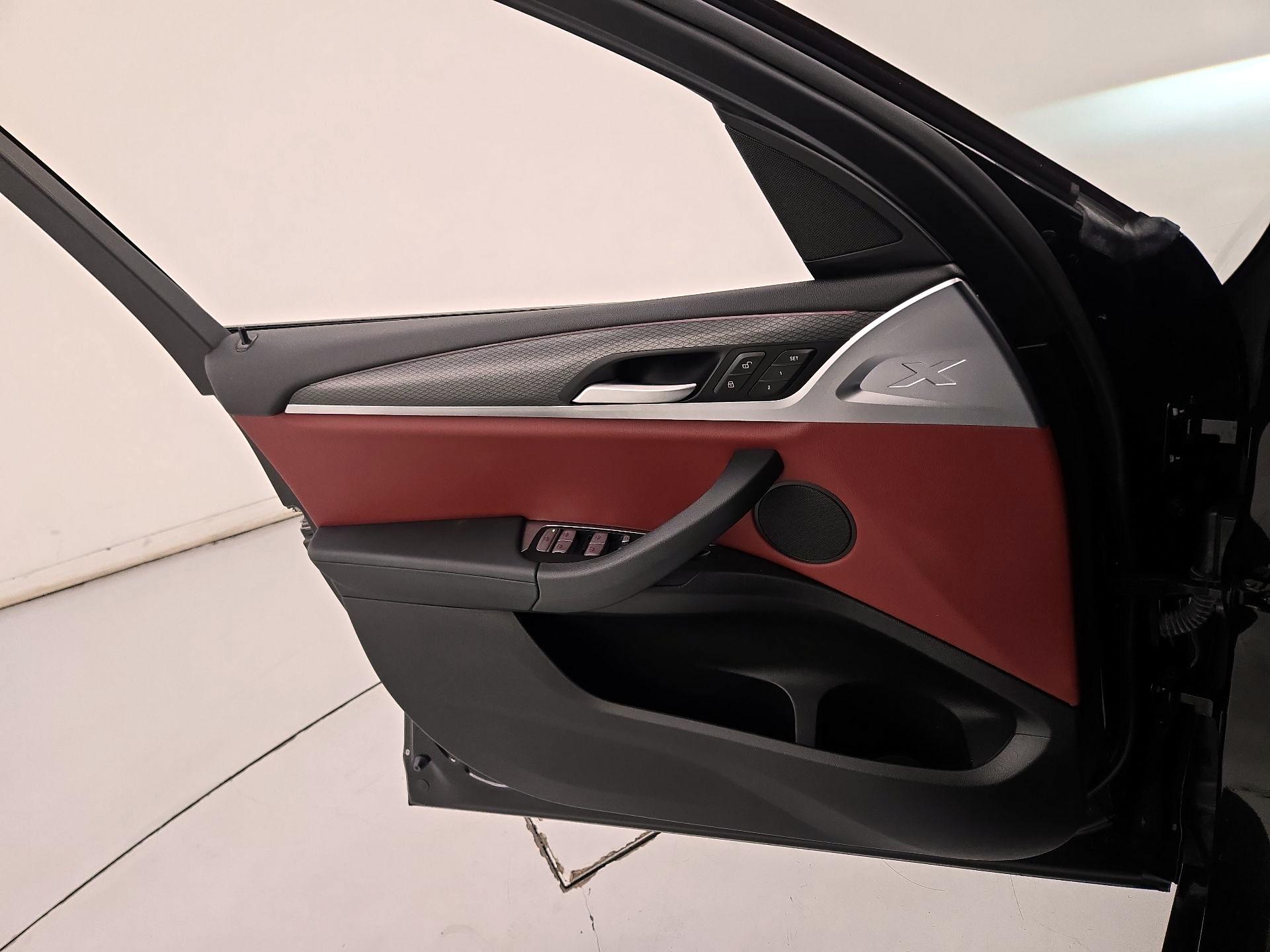 Thumbnail: 2022 BMW X3 - 12