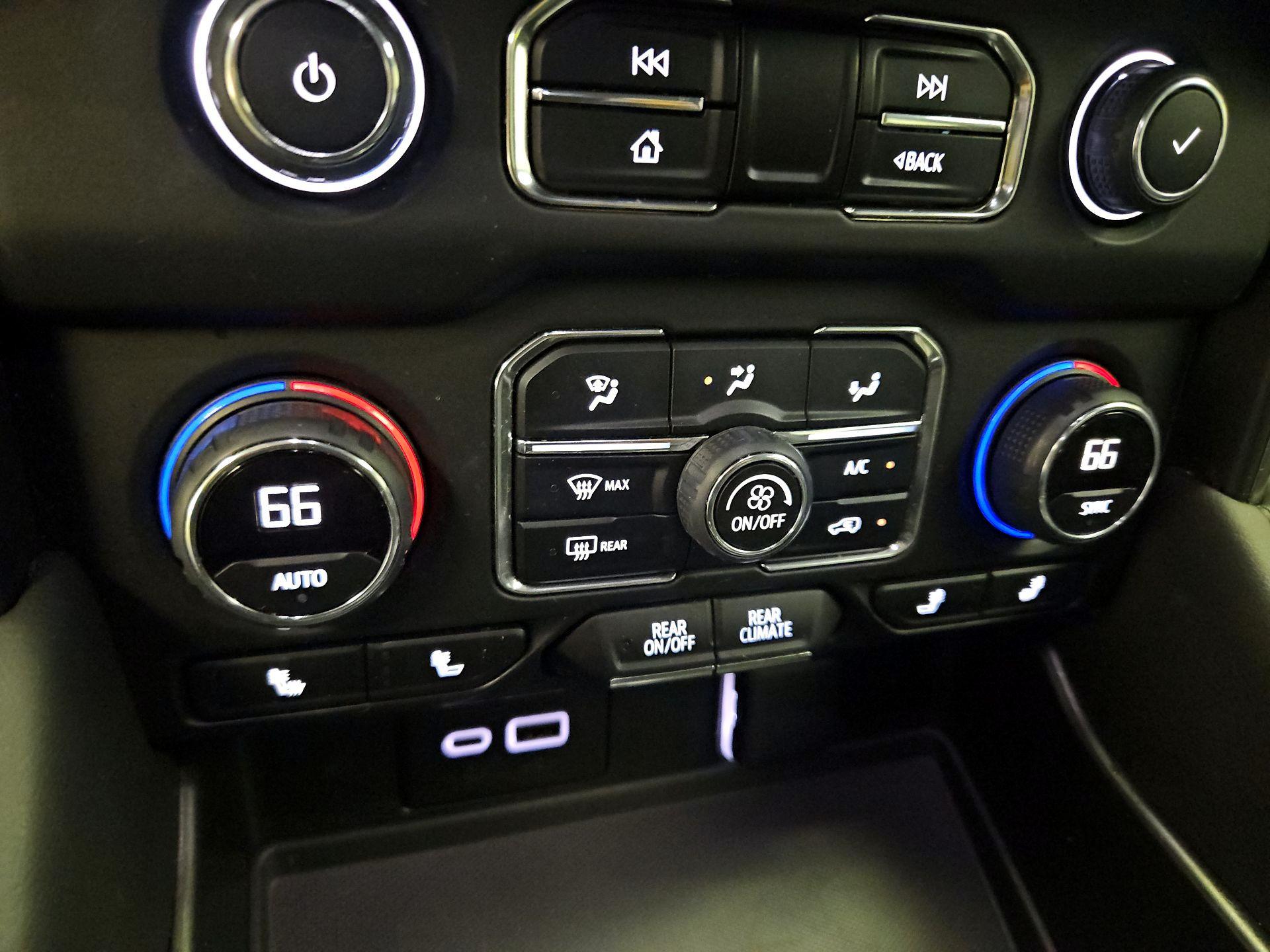 Thumbnail: 2024 Chevrolet Suburban - 16