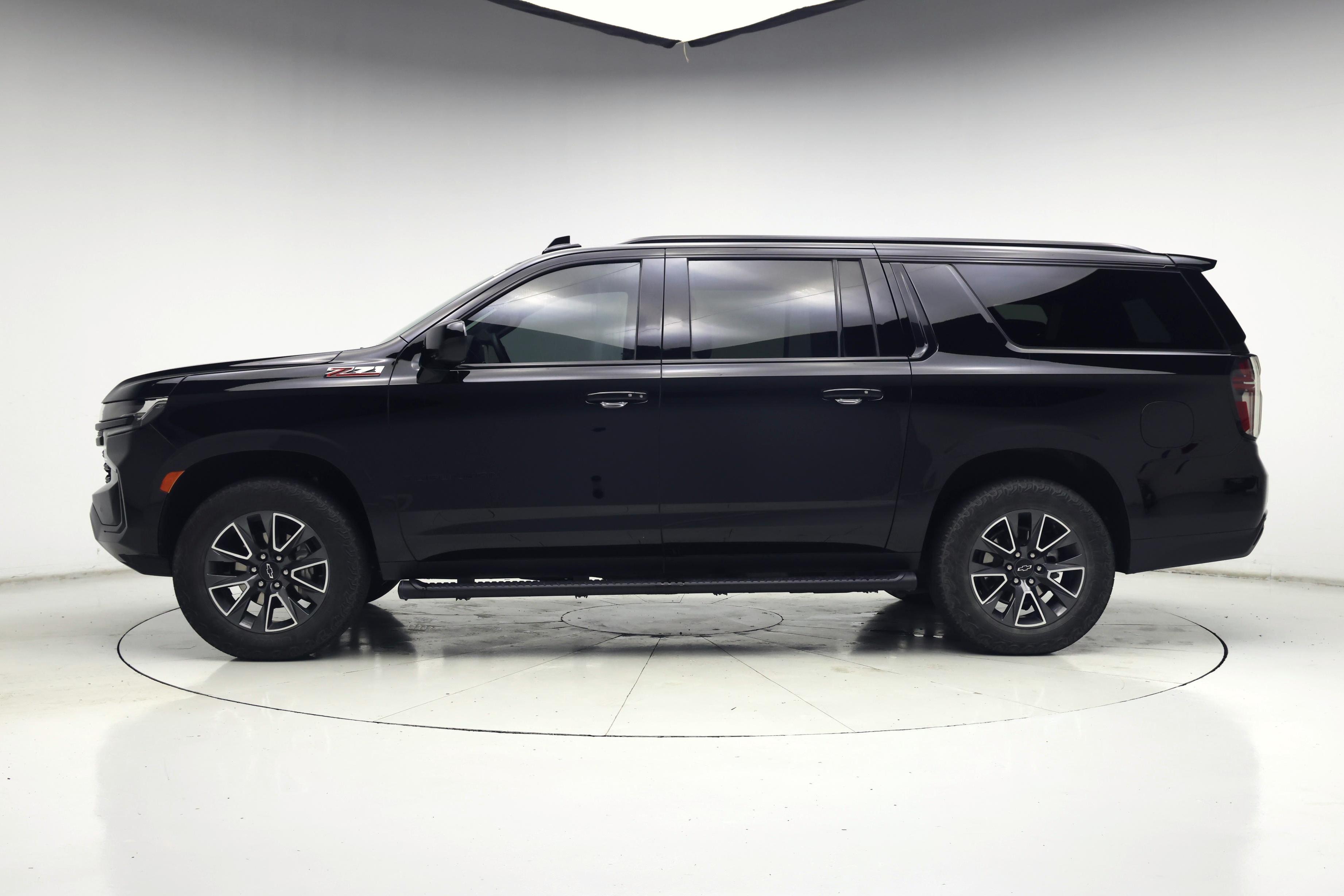 Thumbnail: 2024 Chevrolet Suburban - 3