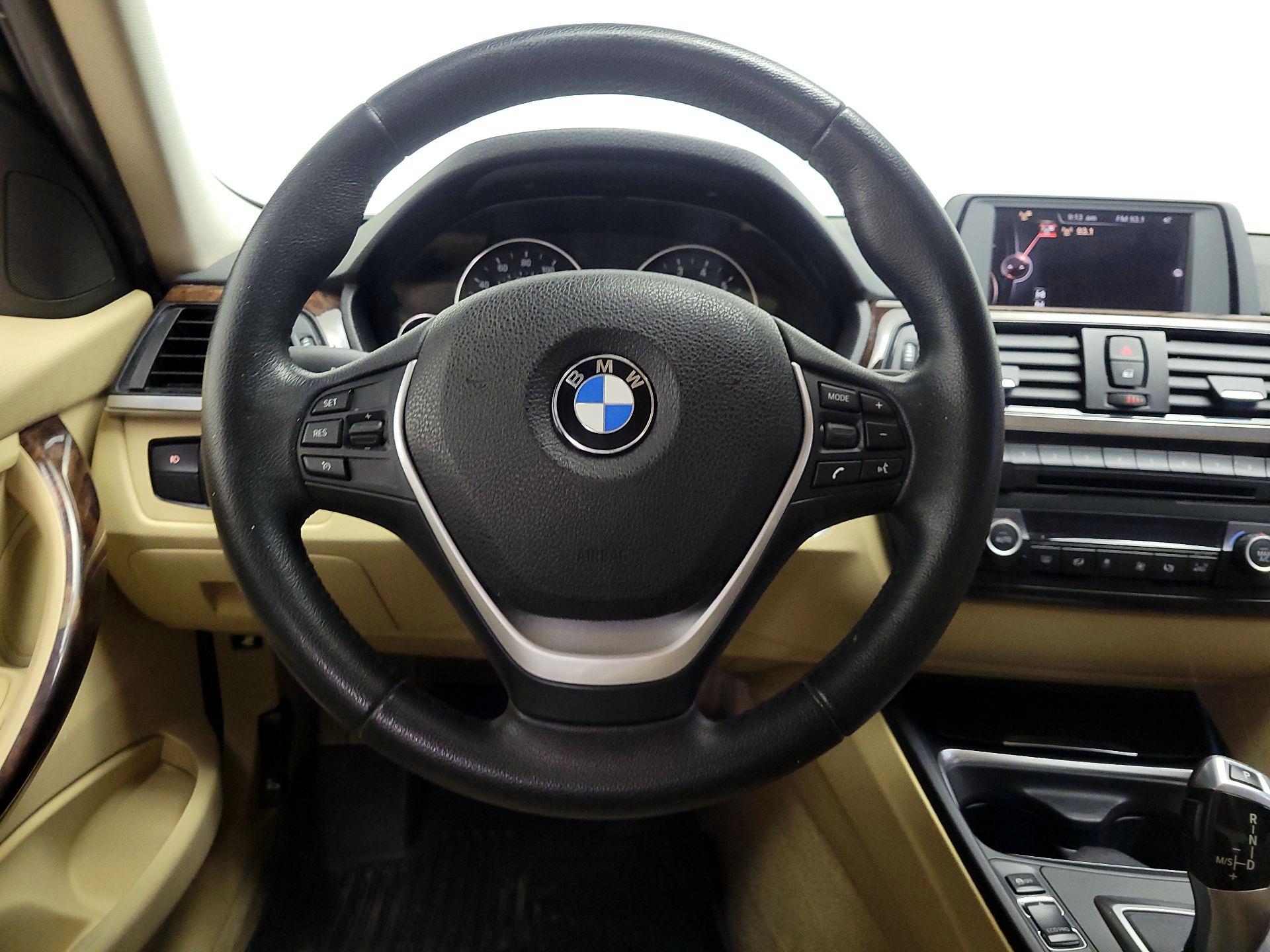 Thumbnail: 2015 BMW 3 Series - 10
