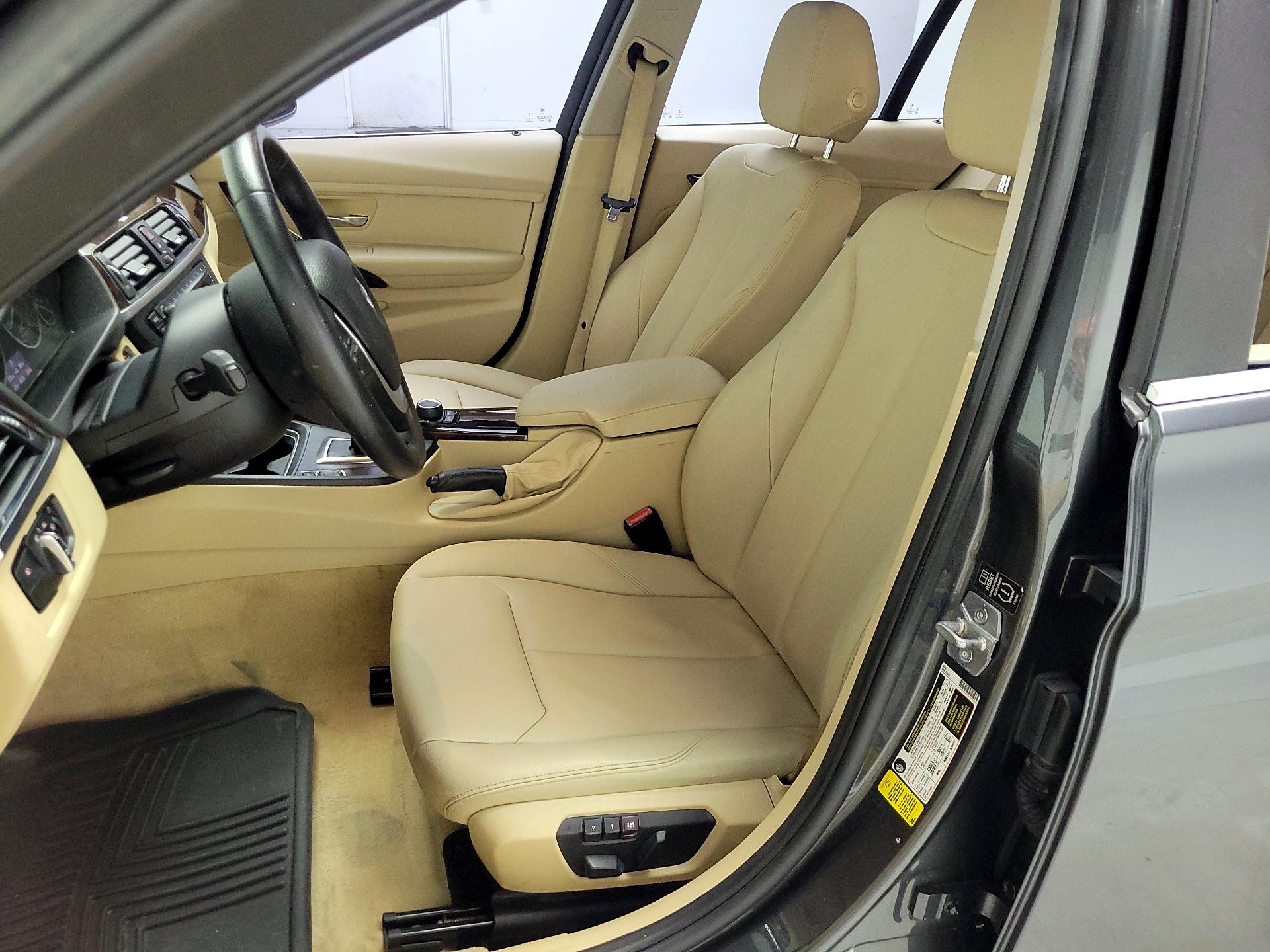 Thumbnail: 2015 BMW 3 Series - 11