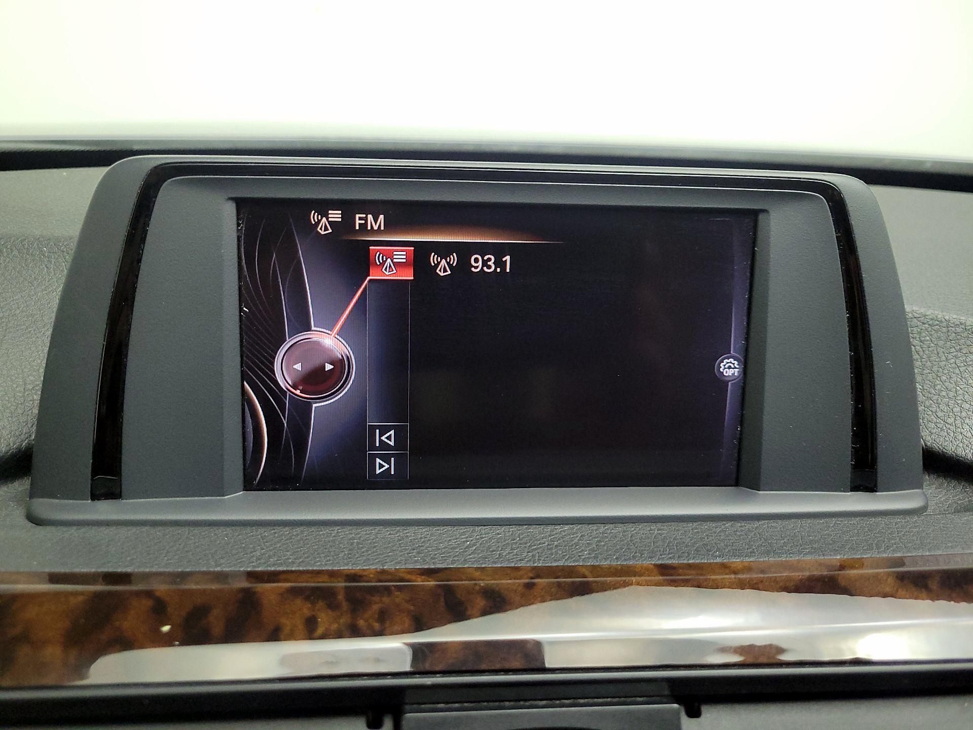 Thumbnail: 2015 BMW 3 Series - 14