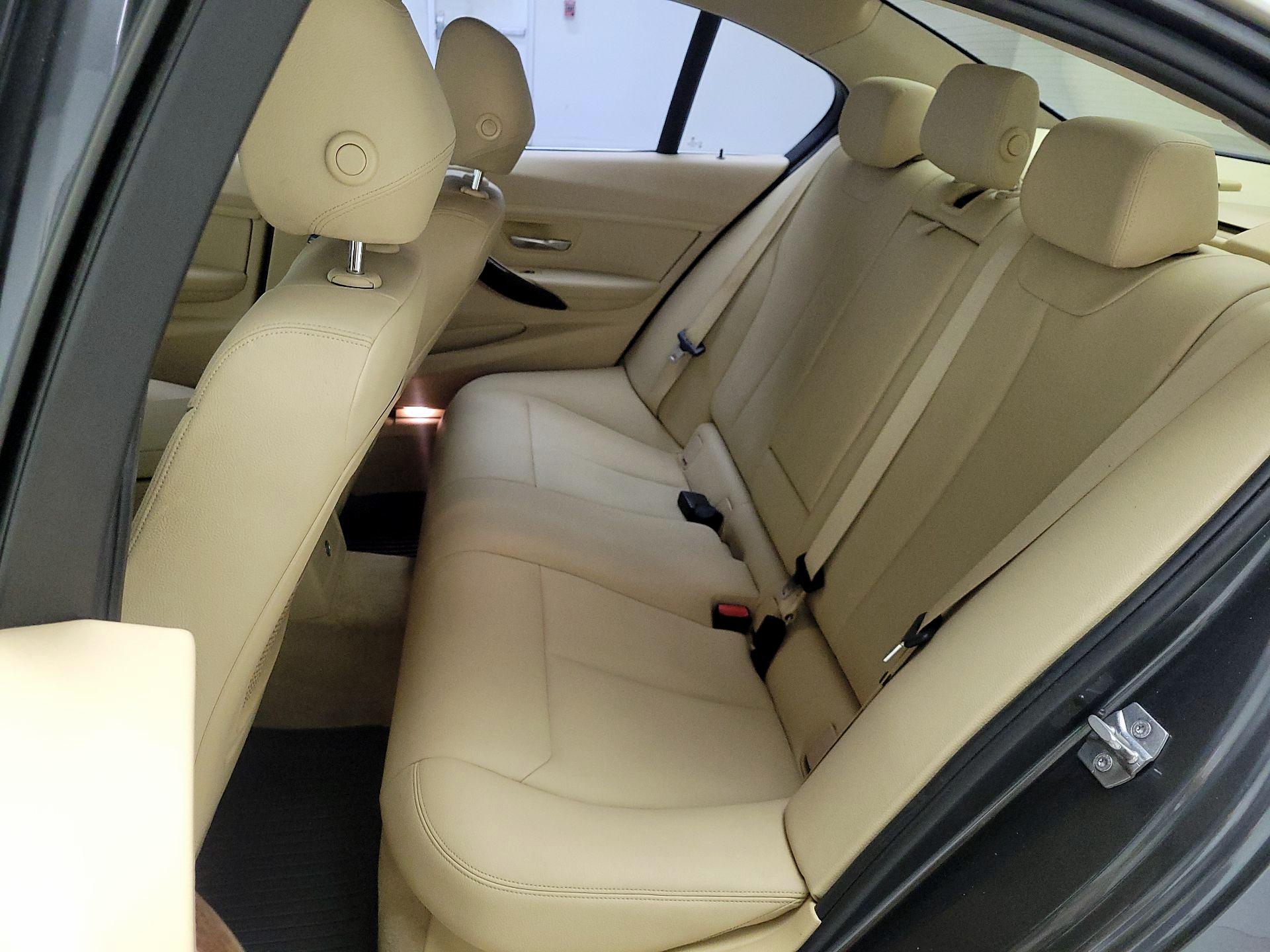 Thumbnail: 2015 BMW 3 Series - 18