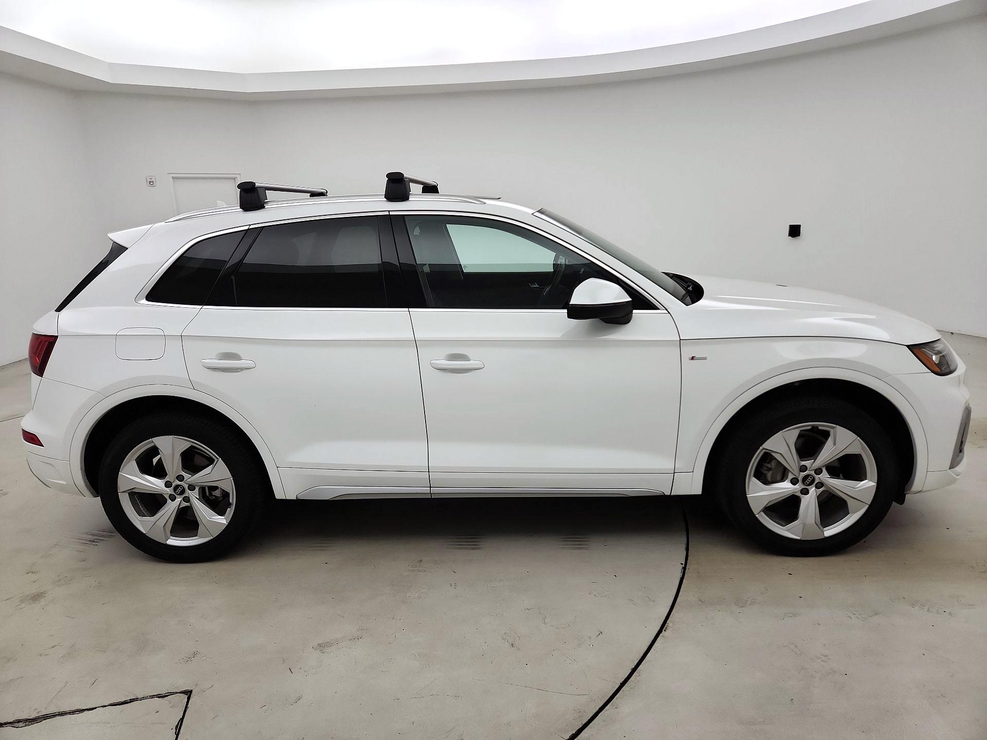 Thumbnail: 2023 Audi Q5 - 4
