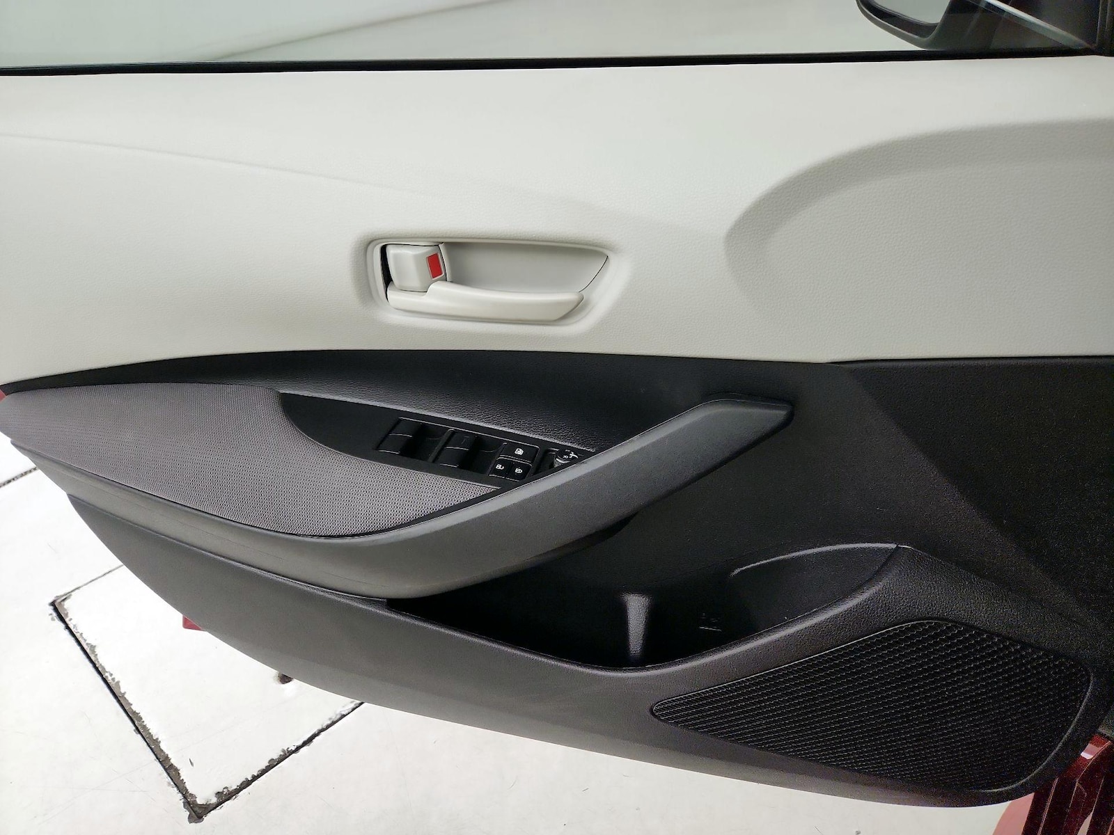 2023 Toyota Corolla LE - Photo 13