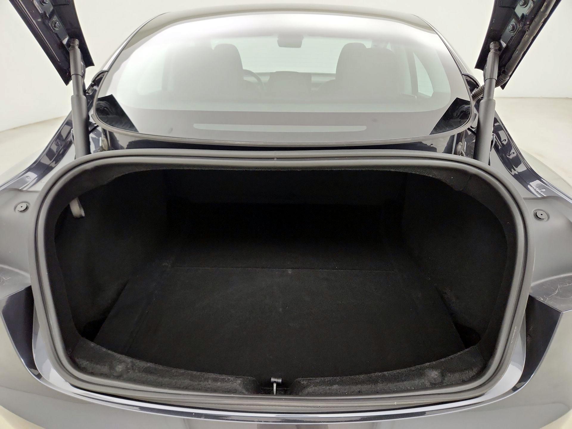 Thumbnail: 2025 Tesla Model 3 - 17