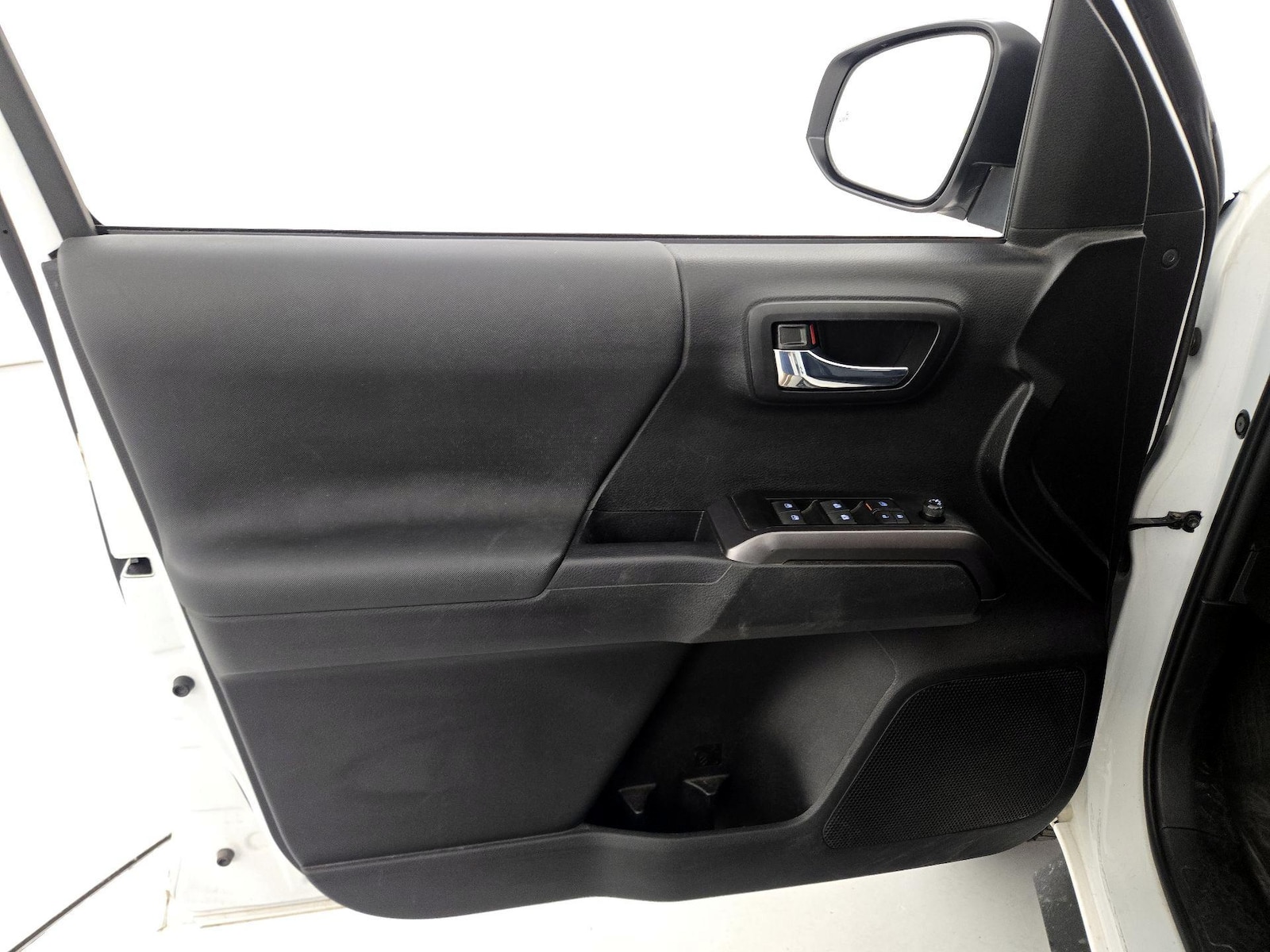 2023 Toyota Tacoma SR - Photo 13