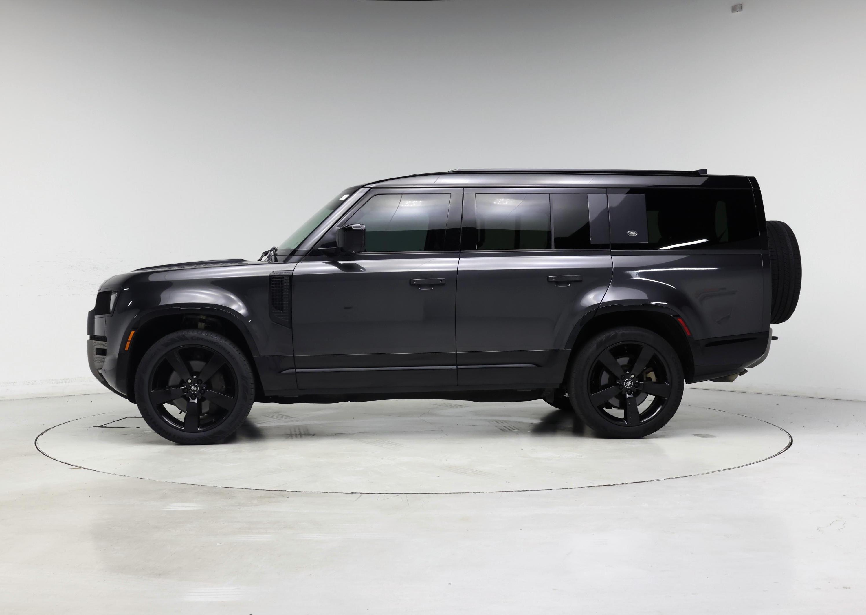 Thumbnail: 2023 Land Rover Defender - 3