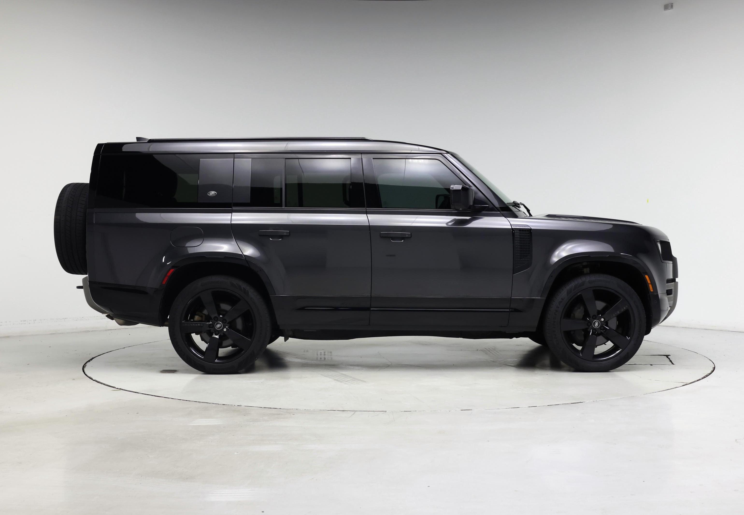 Thumbnail: 2023 Land Rover Defender - 7