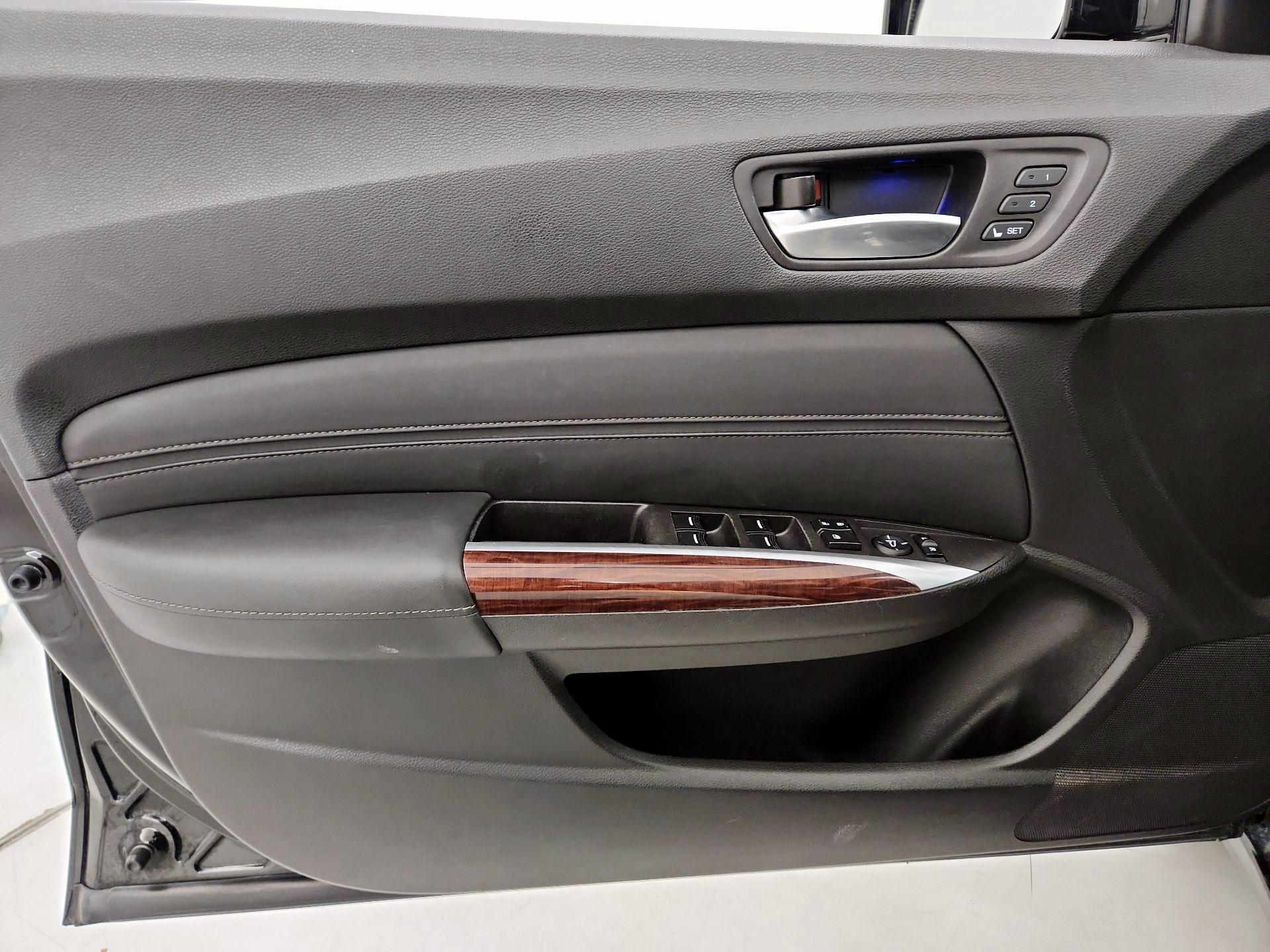 Thumbnail: 2017 Acura TLX - 12