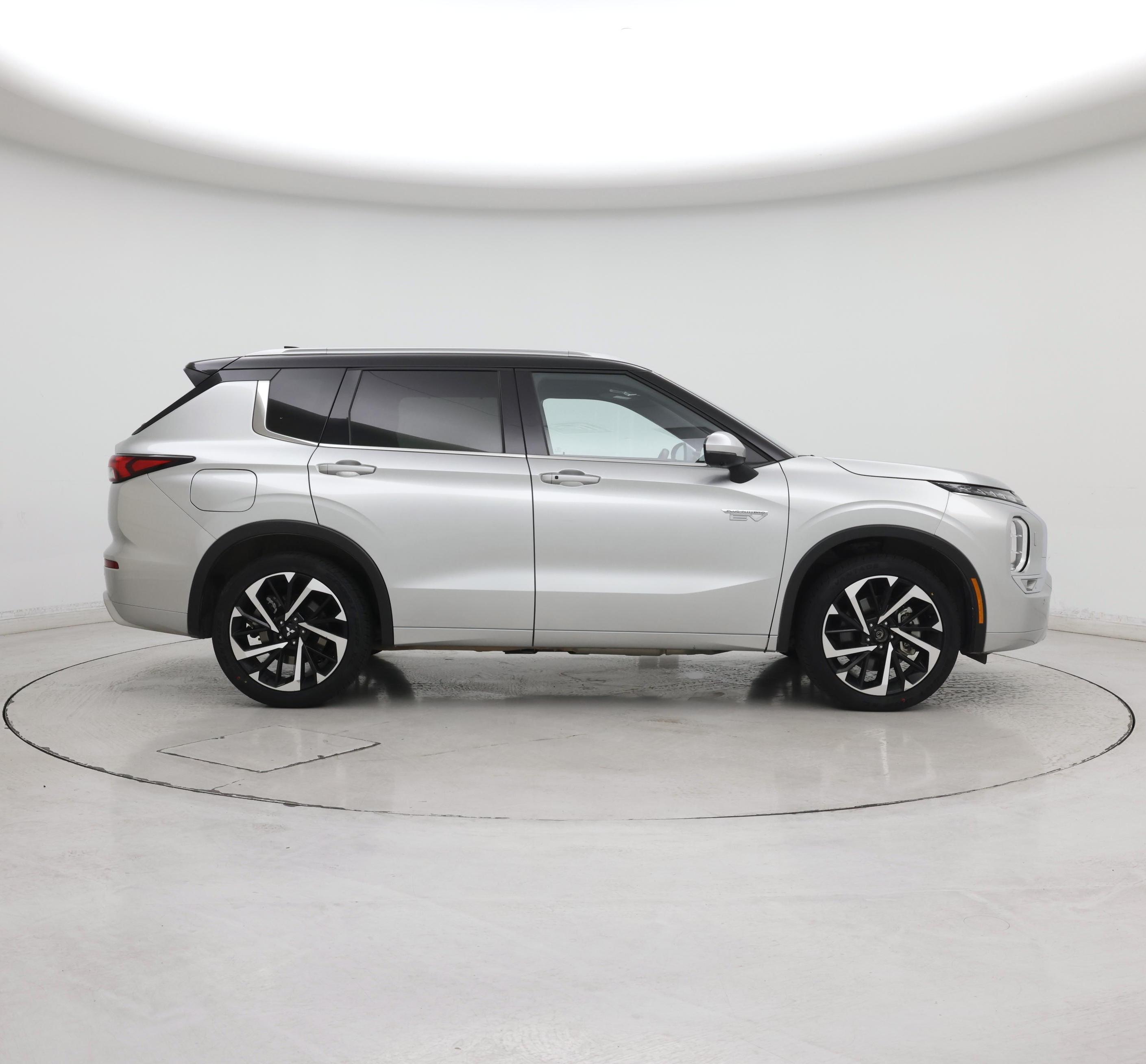Thumbnail: 2025 Mitsubishi Outlander - 7