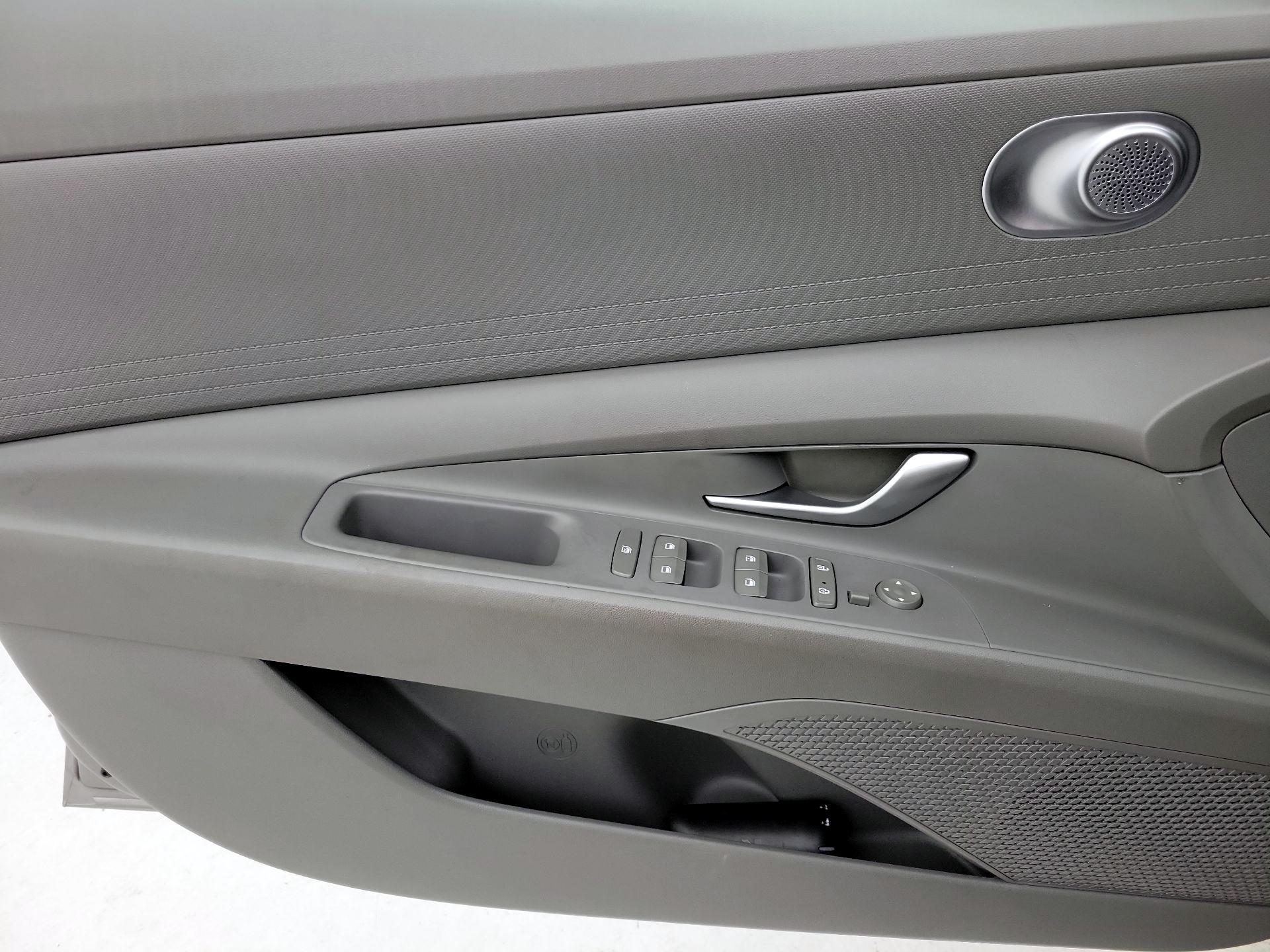 Thumbnail: 2021 Hyundai Elantra - 12