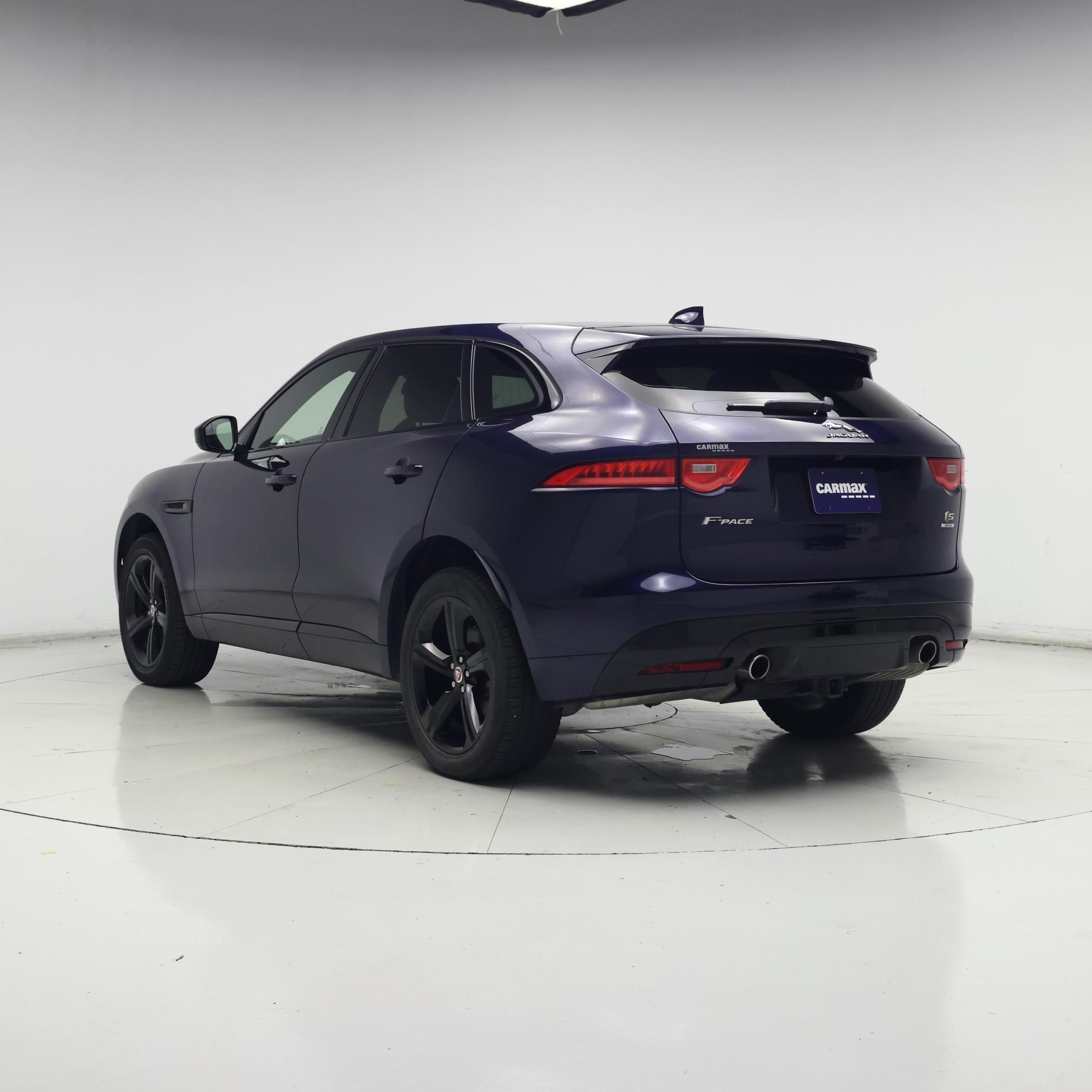 Thumbnail: 2017 Jaguar F-Pace - 2