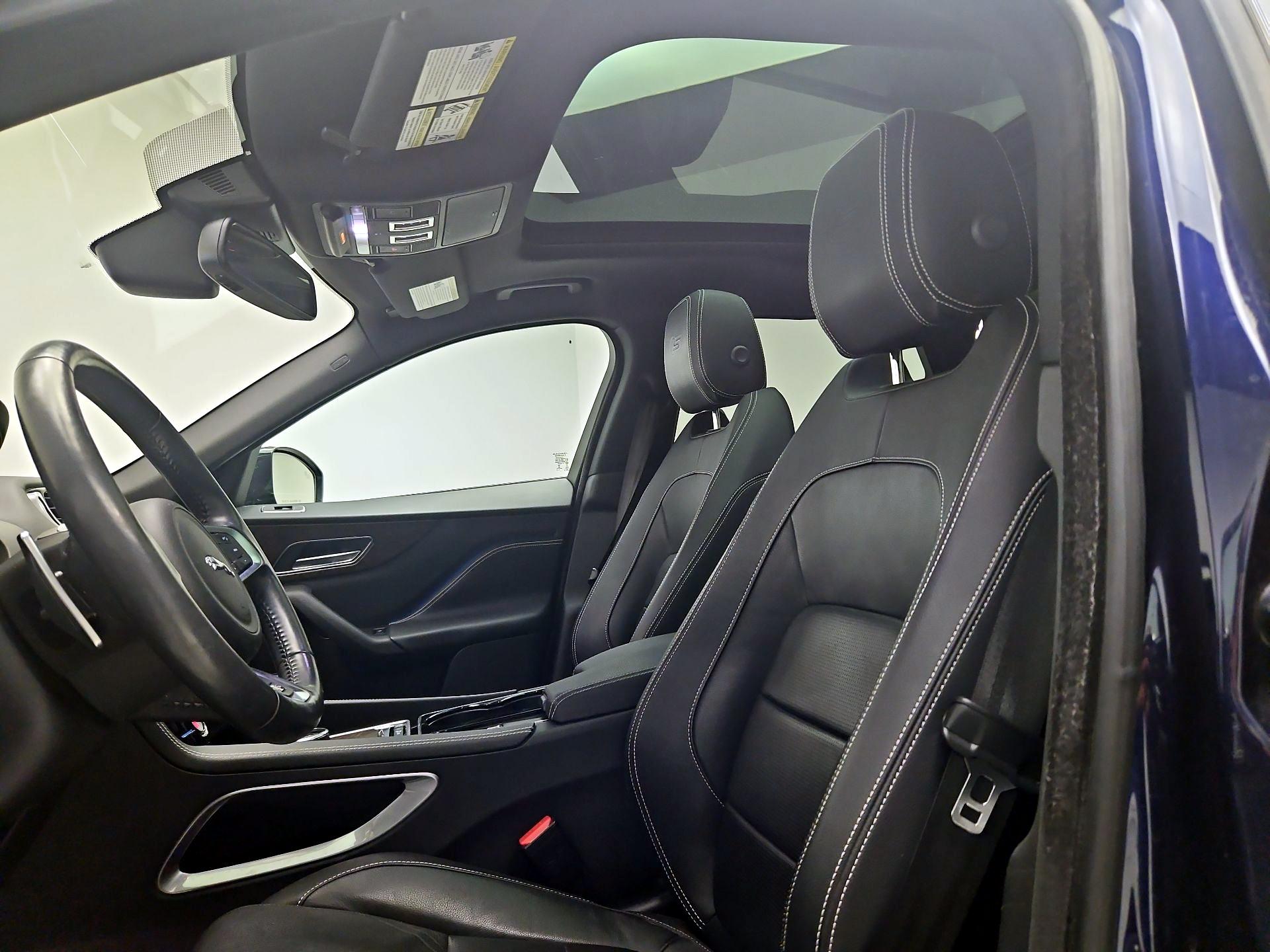 Thumbnail: 2017 Jaguar F-Pace - 19
