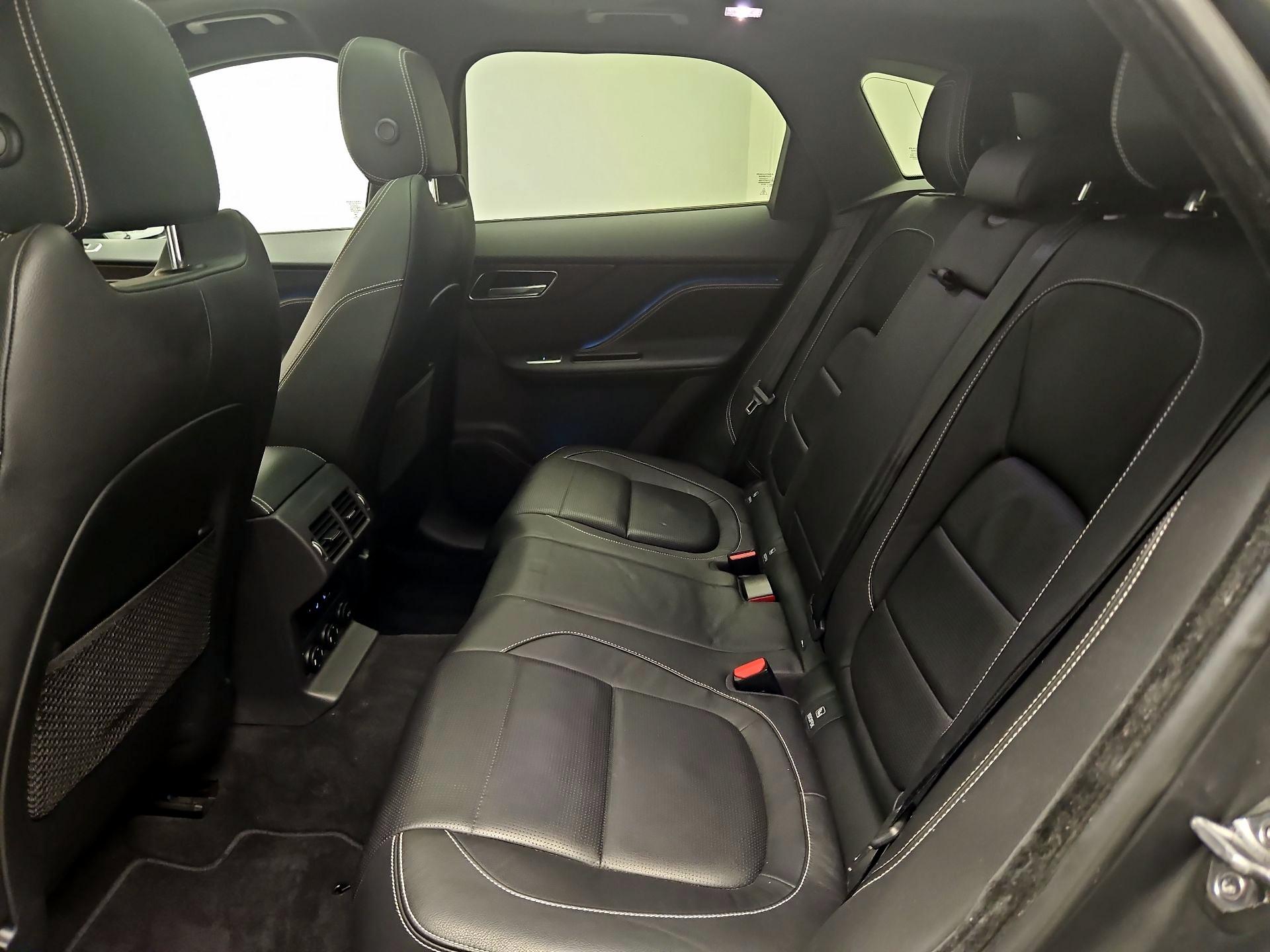 Thumbnail: 2017 Jaguar F-Pace - 20