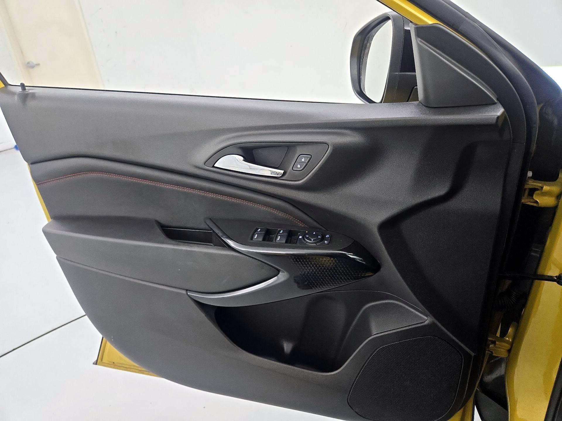Thumbnail: 2025 Chevrolet Trax - 12