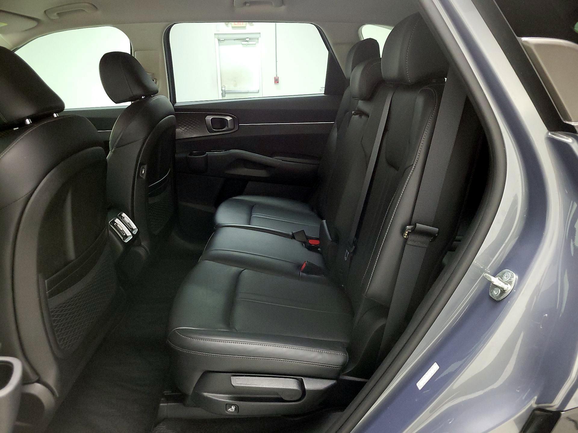Thumbnail: 2023 Kia Sorento - 20