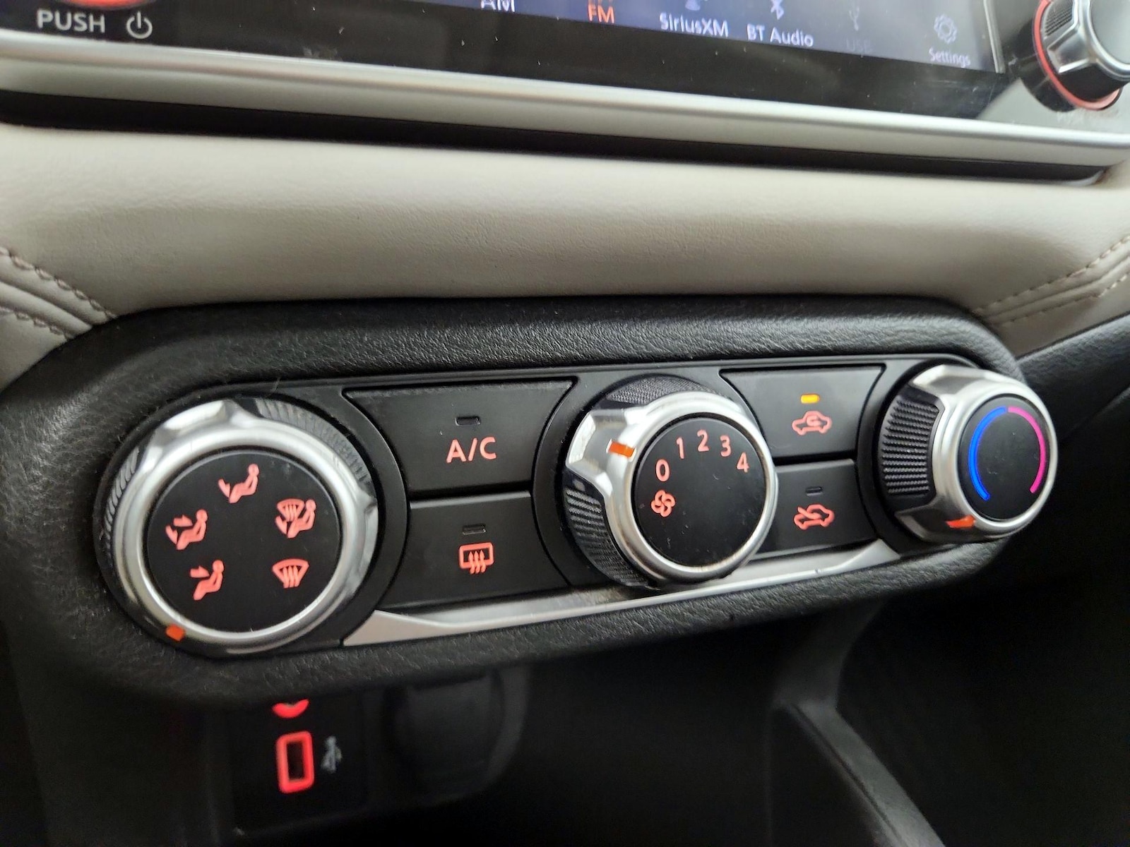 2020 Nissan Versa Sedan SV - Photo 15
