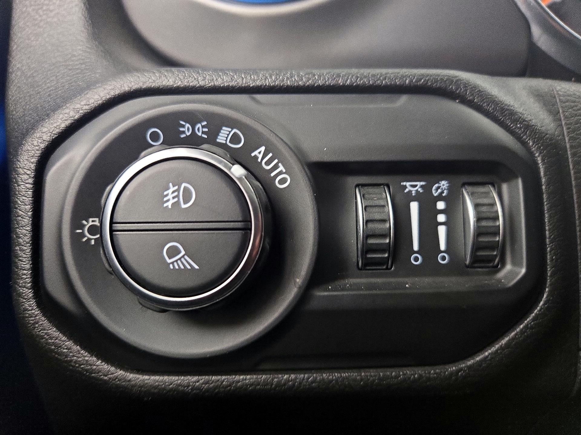 Thumbnail: 2021 Jeep Gladiator - 13
