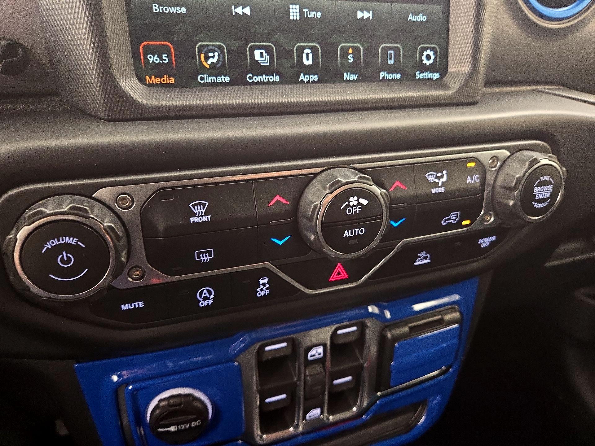 Thumbnail: 2021 Jeep Gladiator - 16