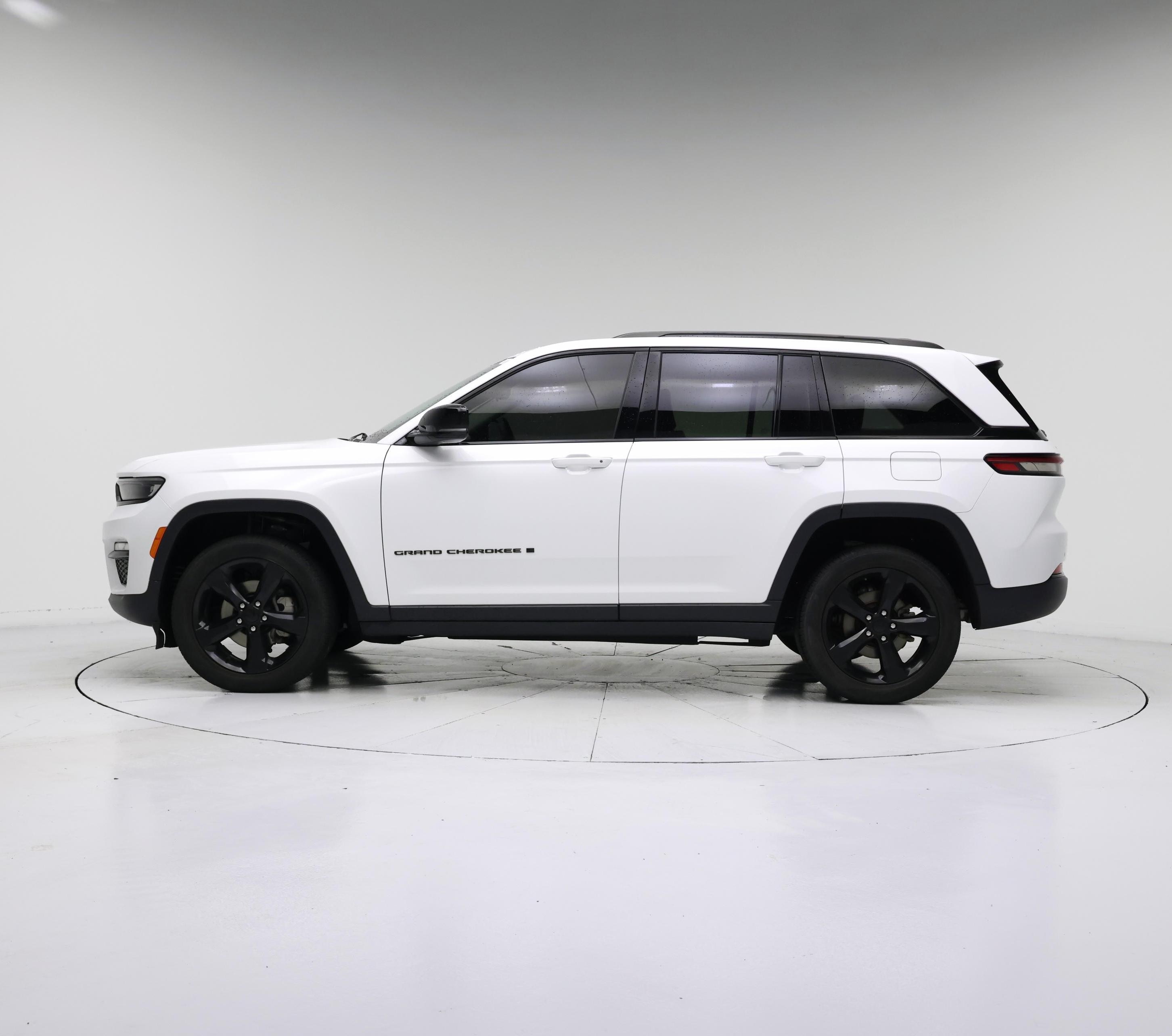 Thumbnail: 2023 Jeep Grand Cherokee - 3