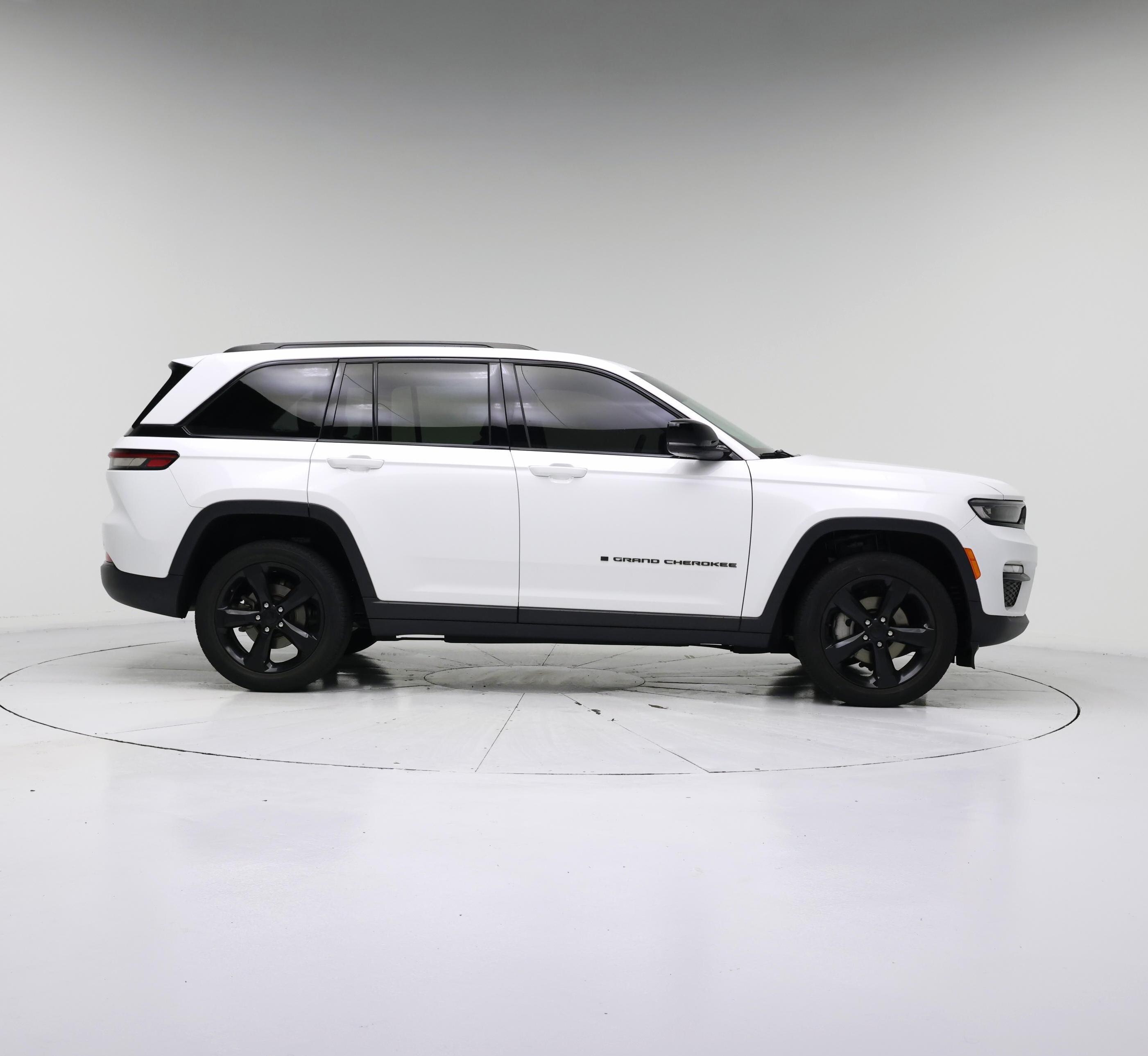 Thumbnail: 2023 Jeep Grand Cherokee - 7