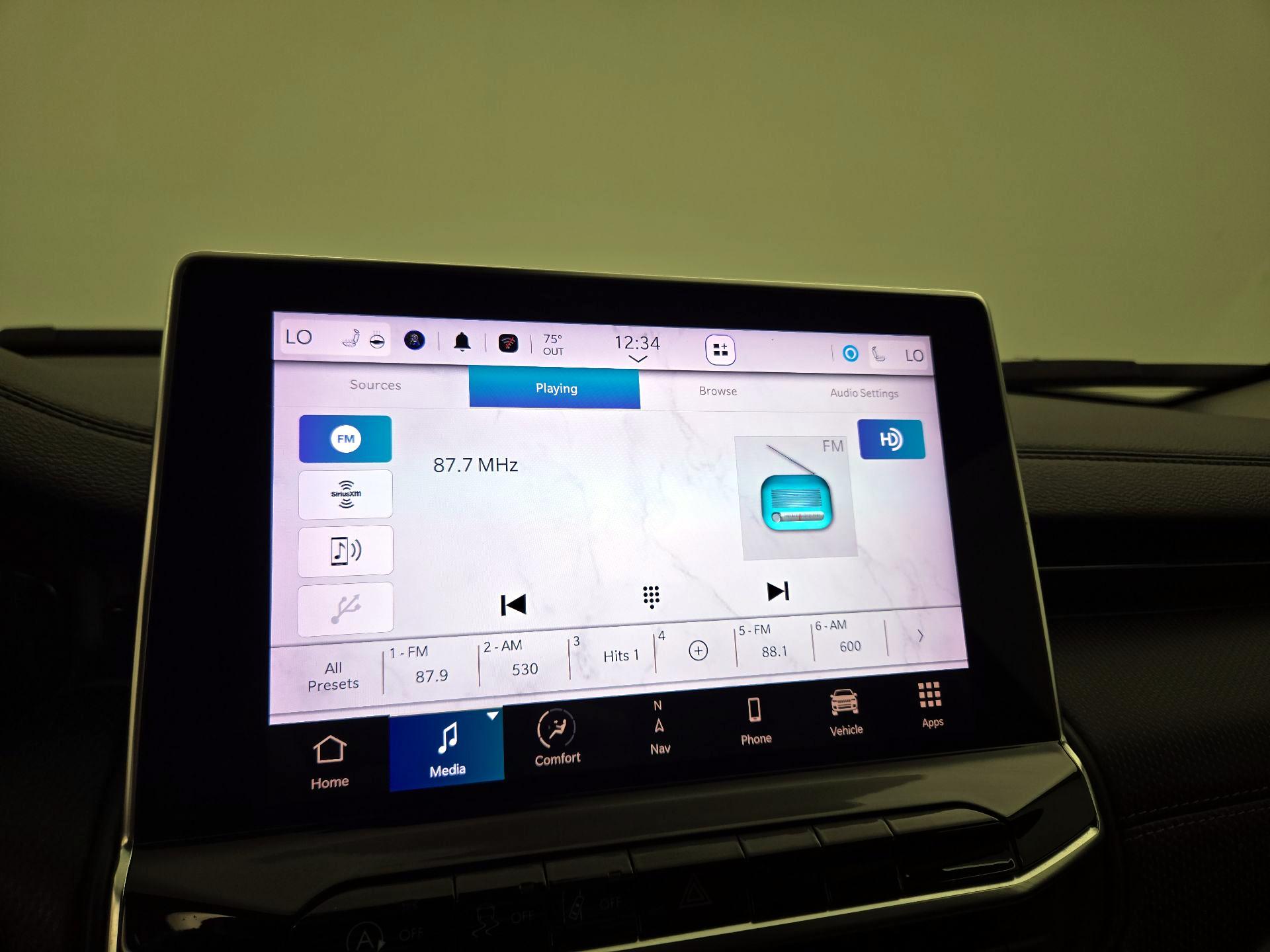 Thumbnail: 2022 Jeep Compass - 16