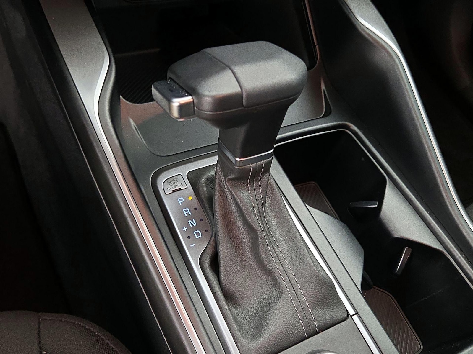 2026 Kia Sorento LX - Photo 18