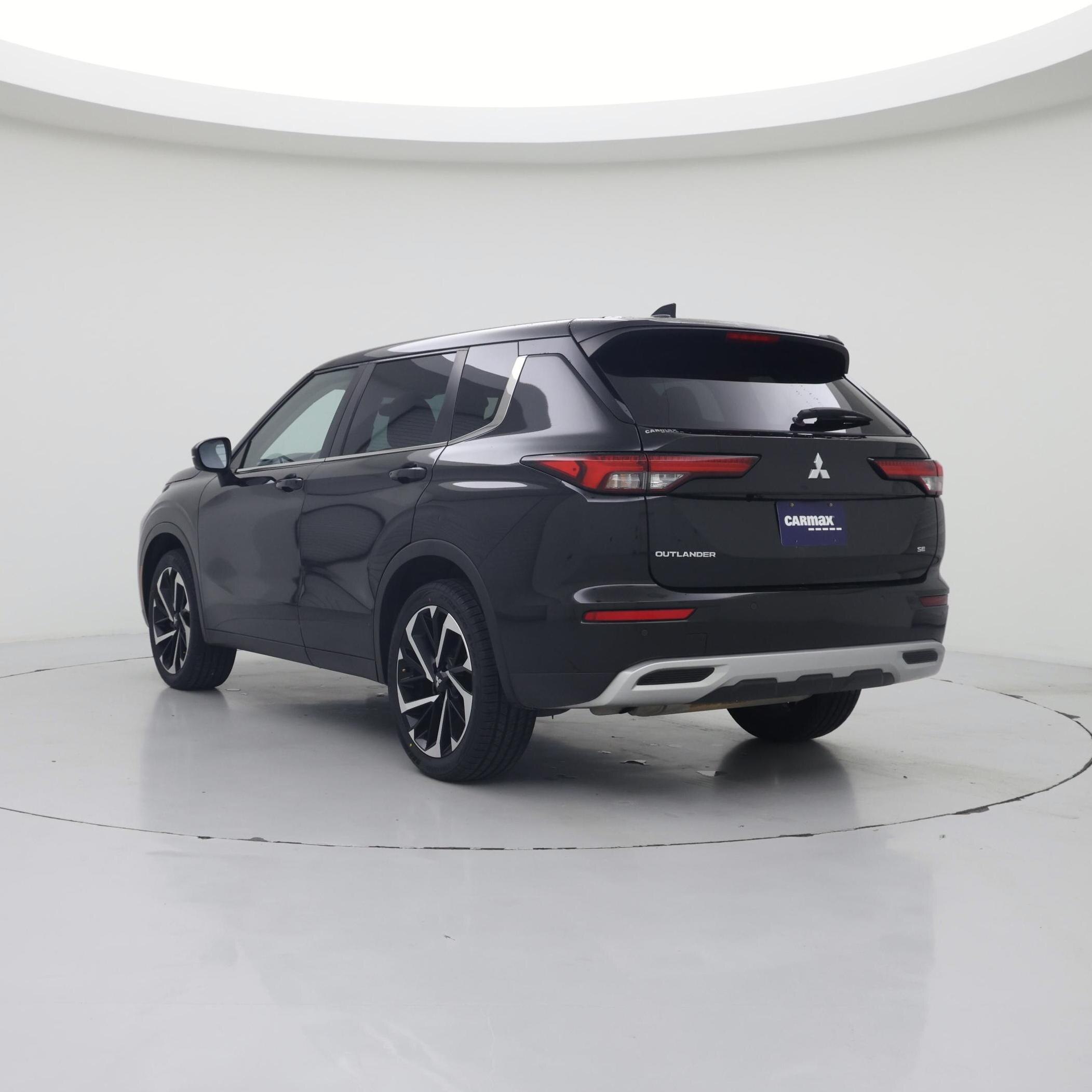 Thumbnail: 2022 Mitsubishi Outlander - 2