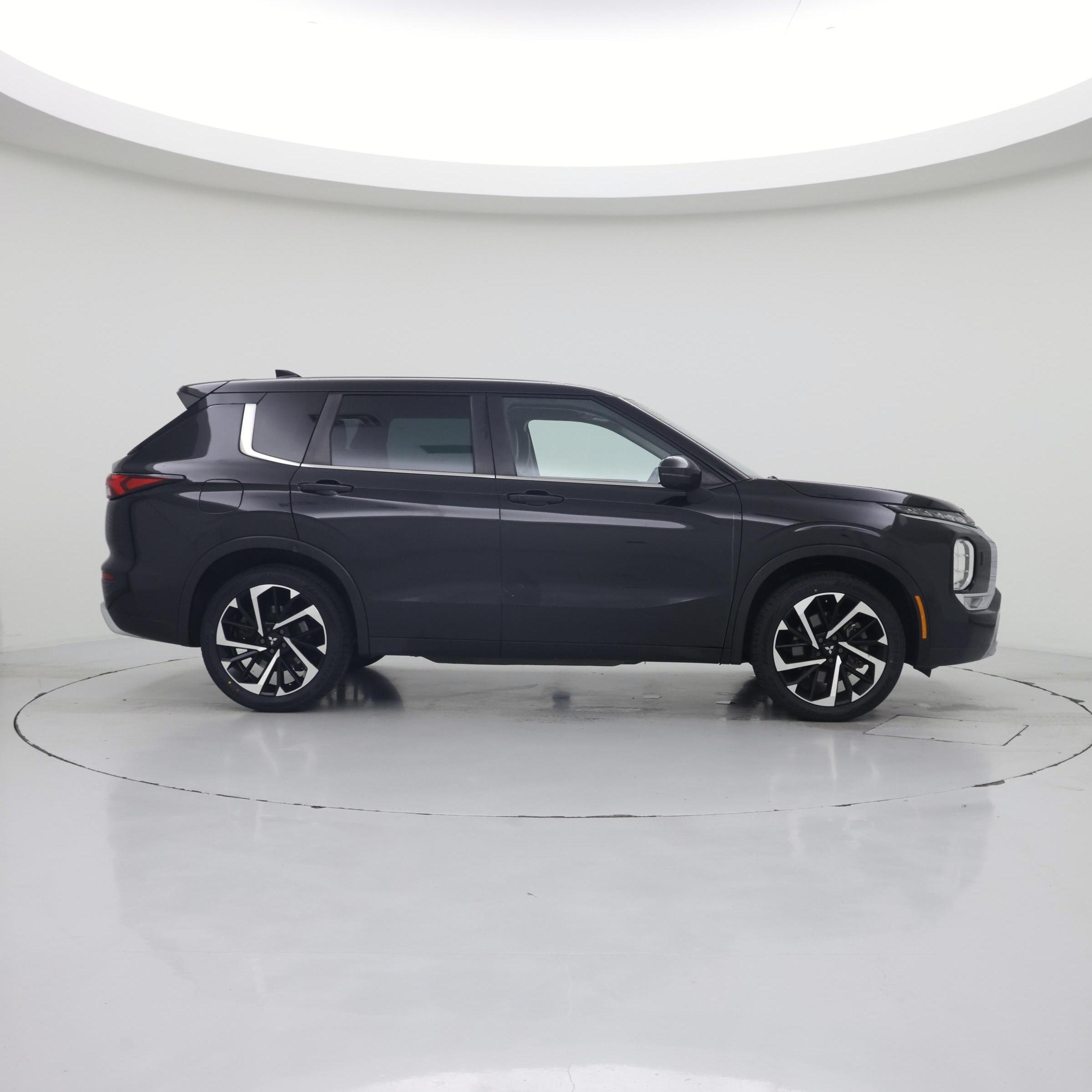 Thumbnail: 2022 Mitsubishi Outlander - 7