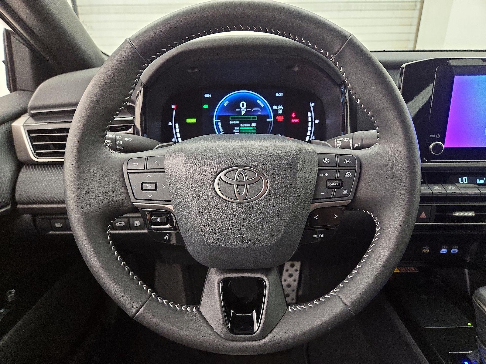 2026 Toyota Camry SE - Photo 11