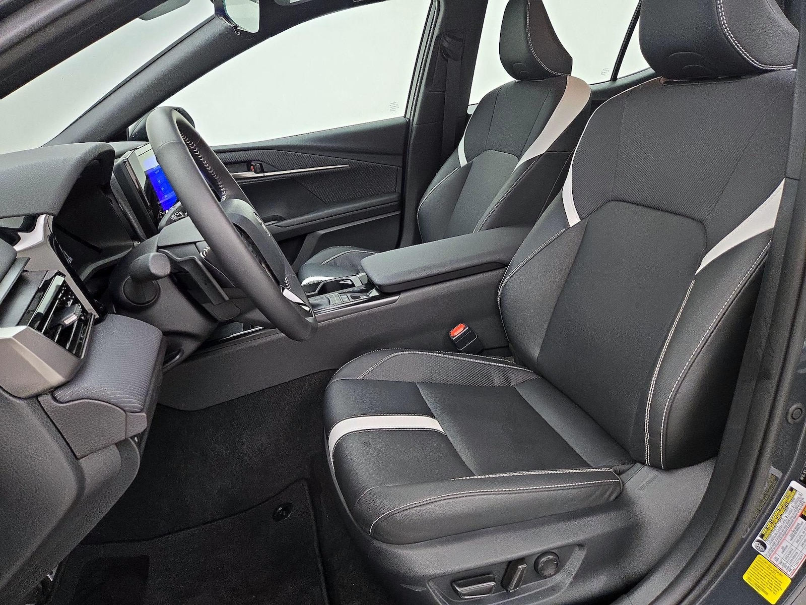 2026 Toyota Camry SE - Photo 12